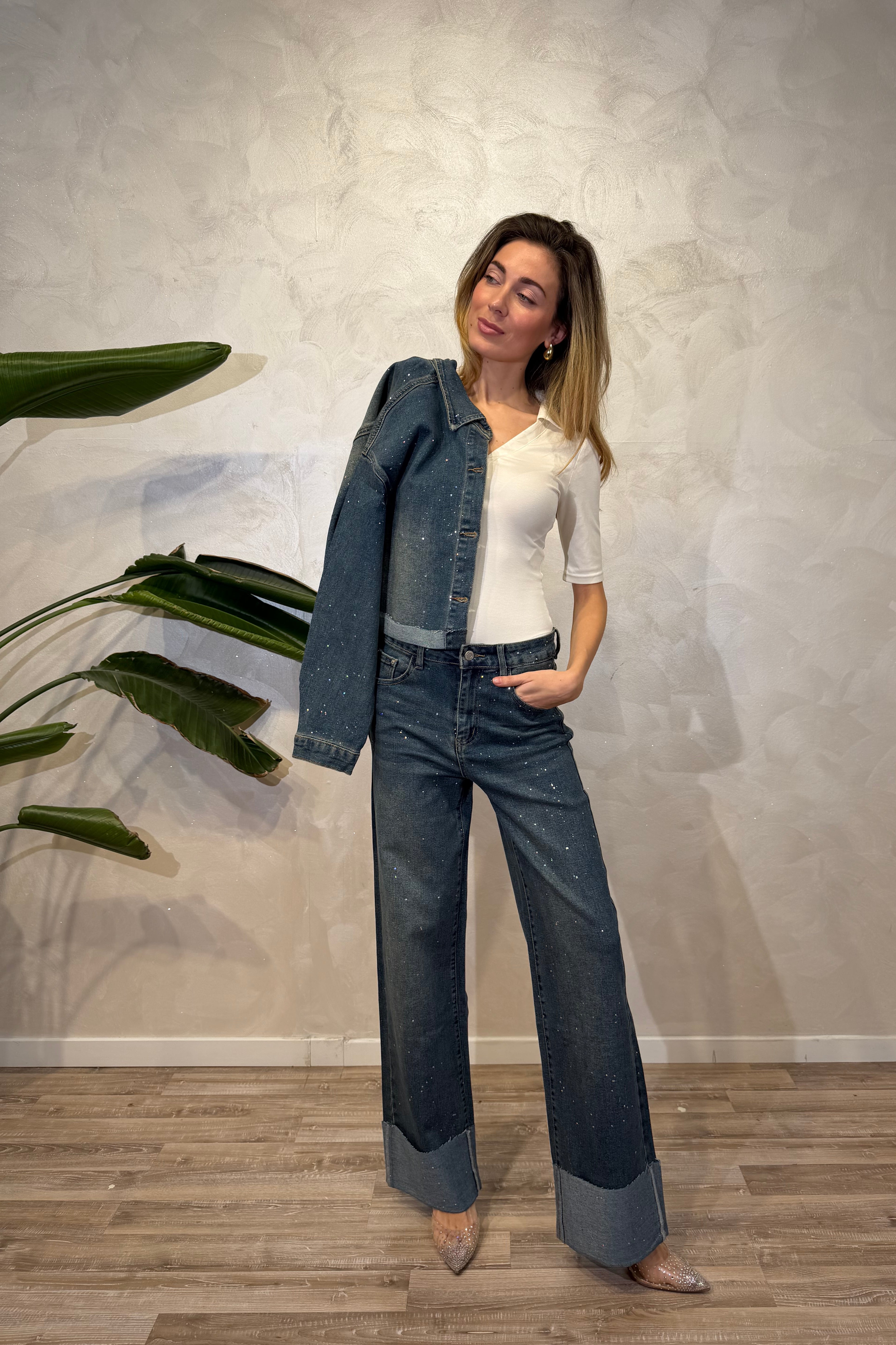 GIUBBOTTO DENIM CON DETTAGLI EFFETTO SPRUZZO CON STRASS COL. DENIM