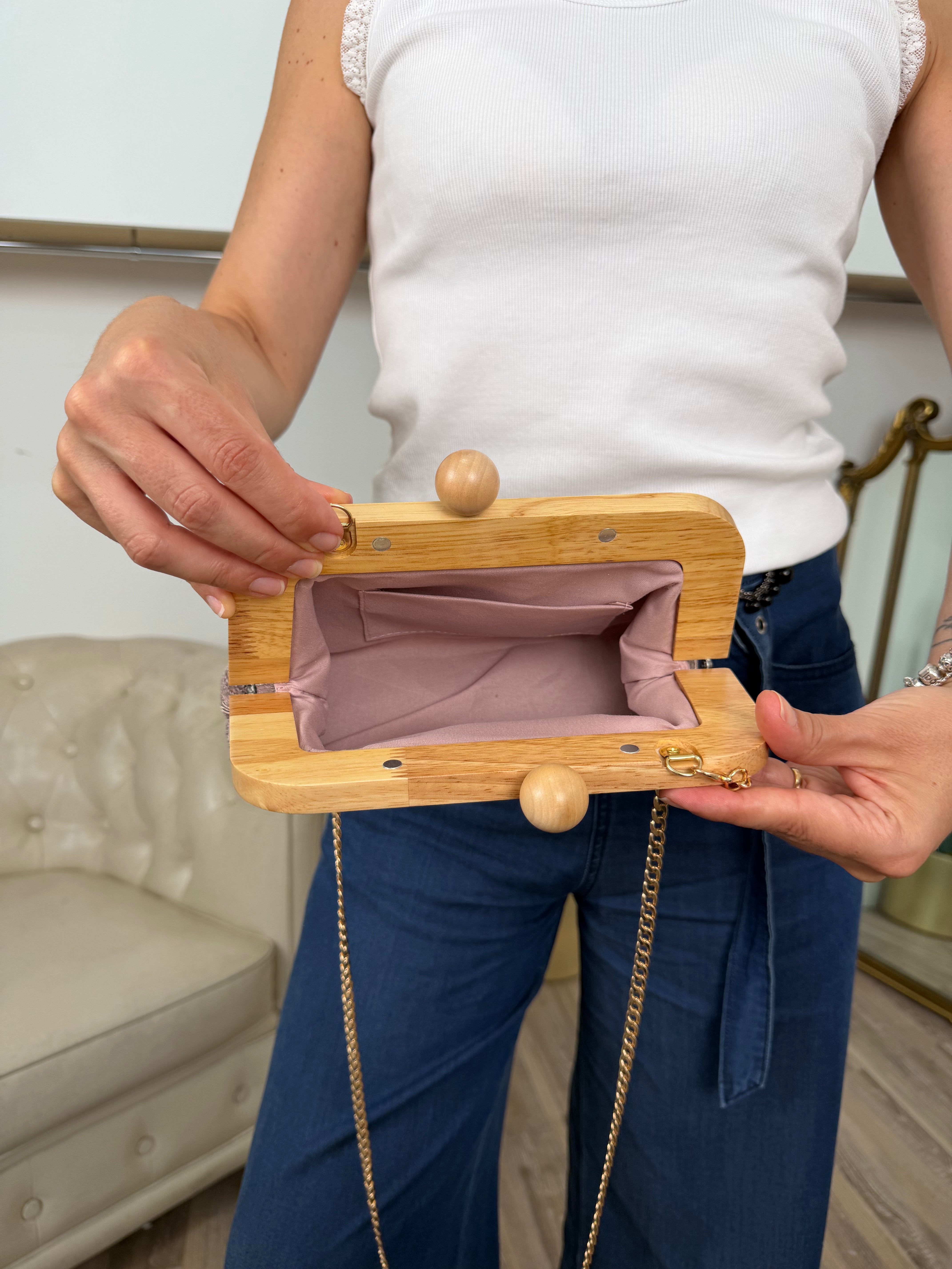 BORSA LEGNO & RICAMO CON CATENA ORO COL.CIPRIA