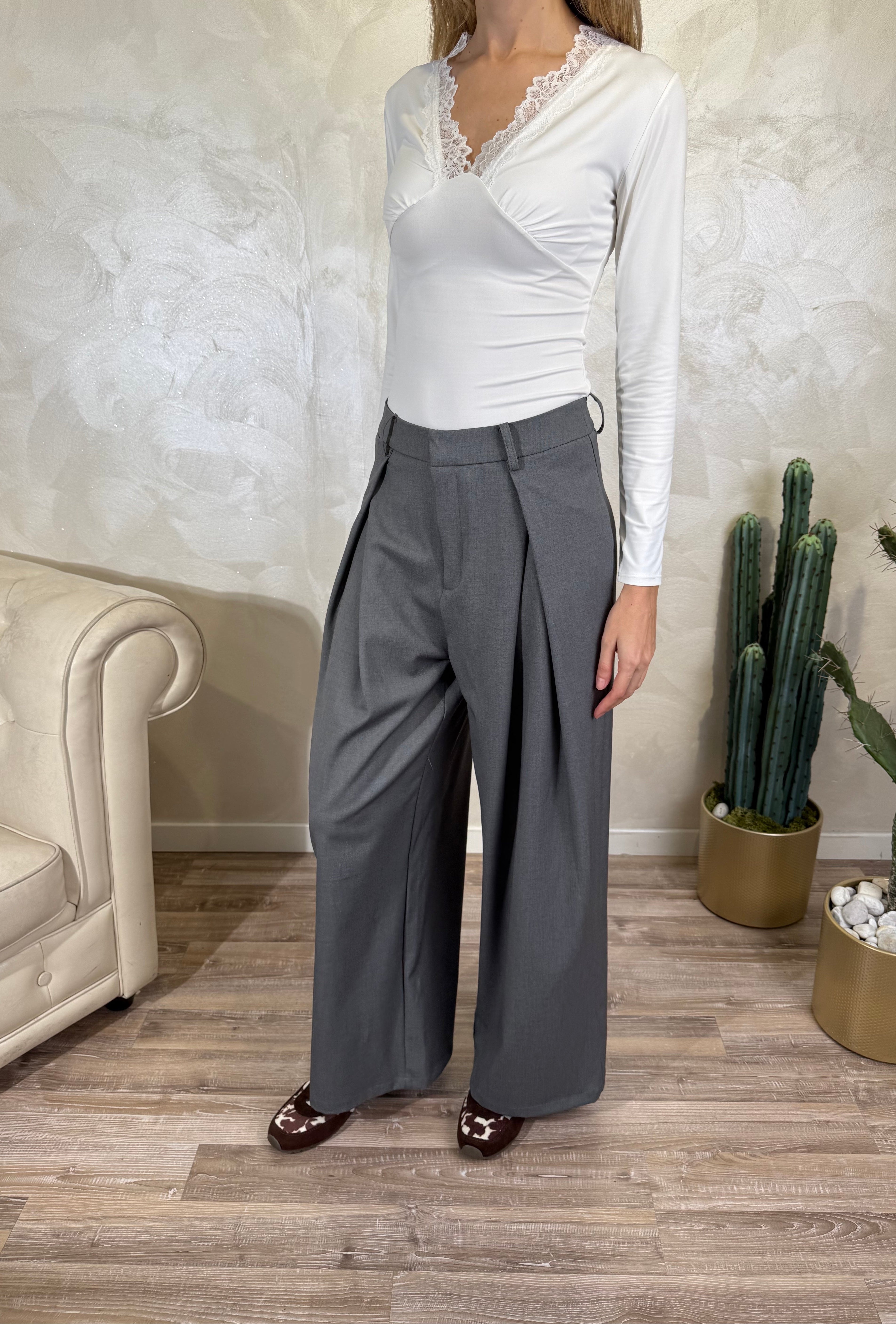 PANTALONE GAMBA LARGA COL.GRIGIO