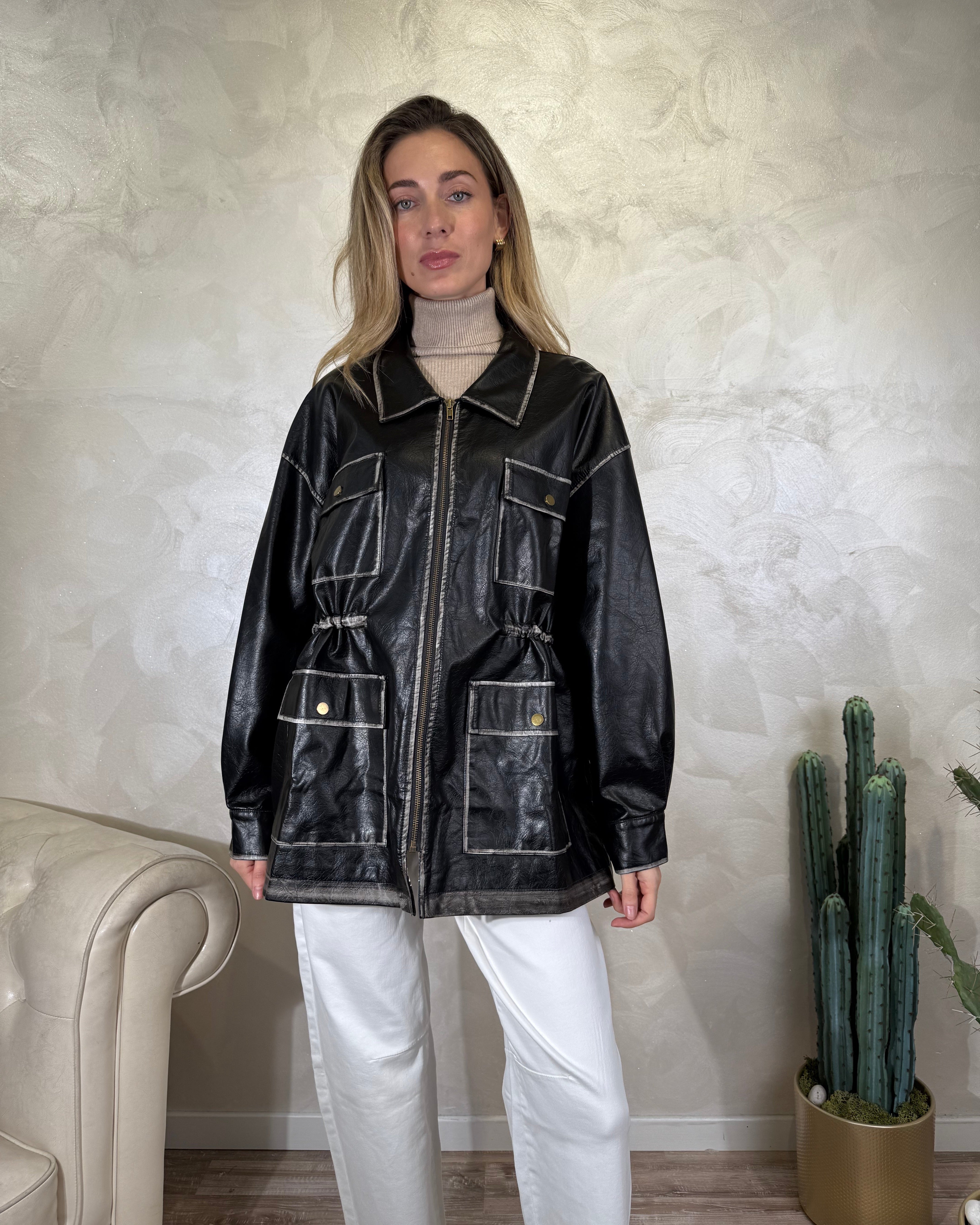 GIACCA ECOPELLE TASCONATA COL. NERO