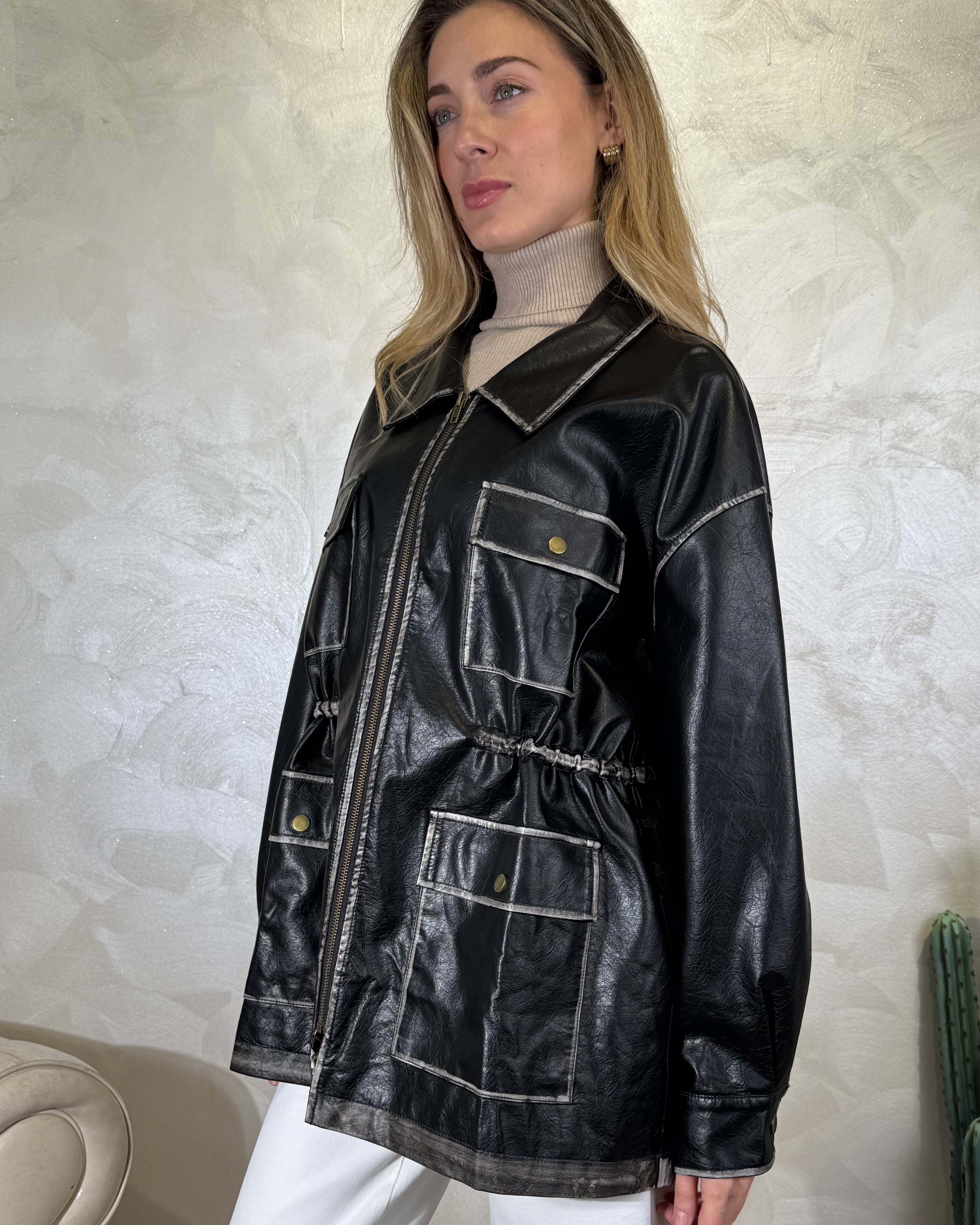 GIACCA ECOPELLE TASCONATA COL. NERO