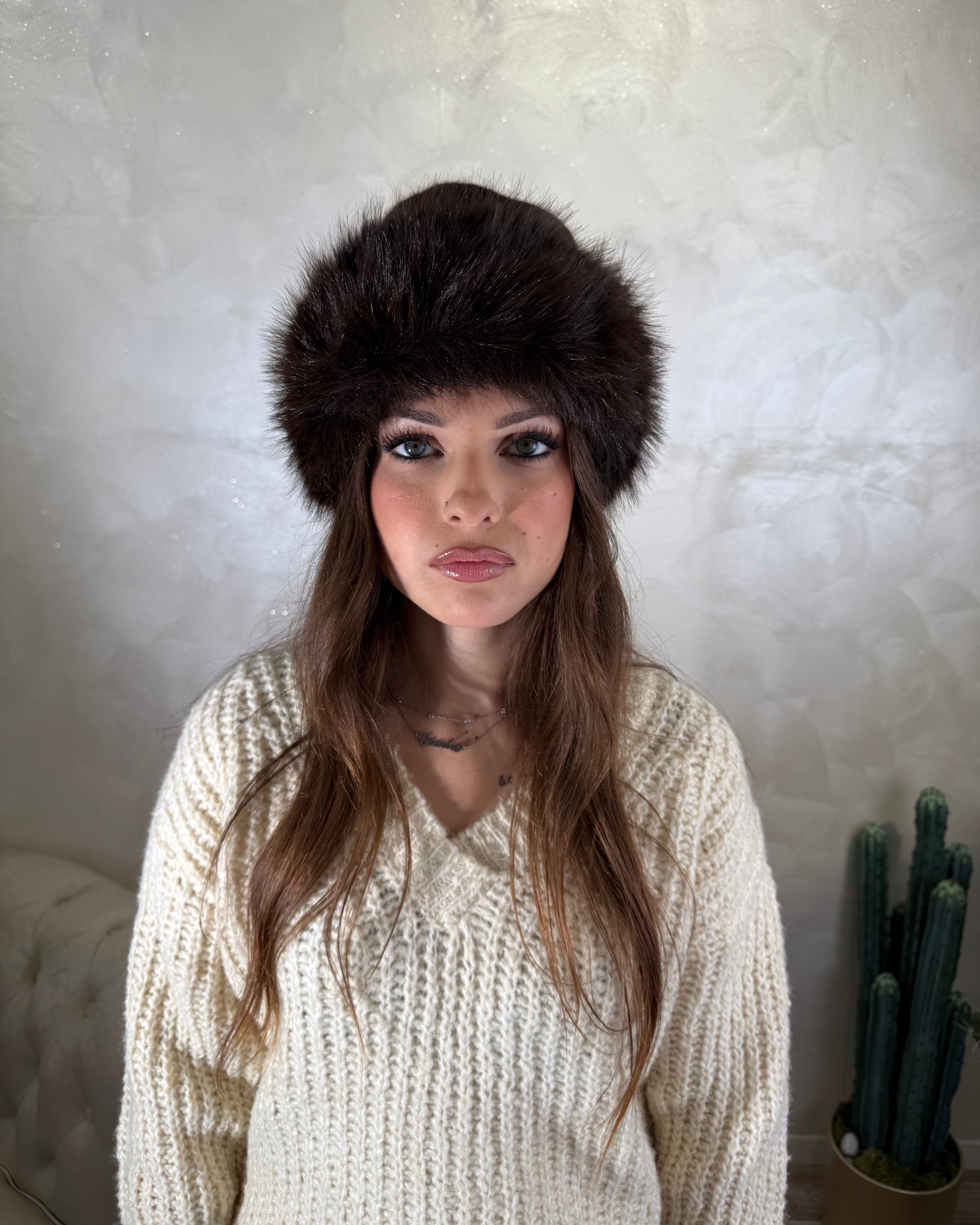 CAPPELLINO CUFFIA CON BORDO ECOPELLICCIA COL. MORO