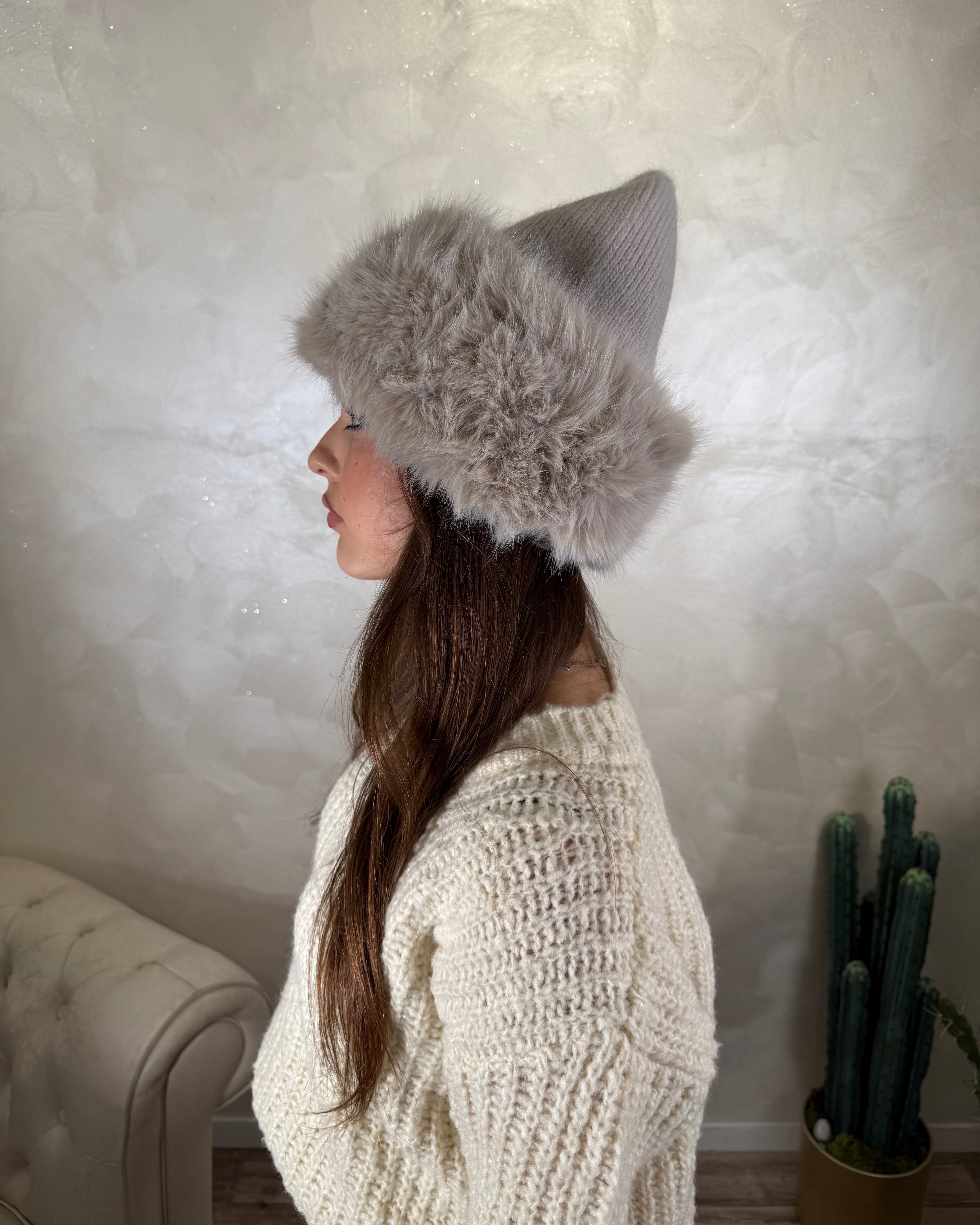 CAPPELLINO CUFFIA CON BORDO ECOPELLICCIA COL. BEIGE