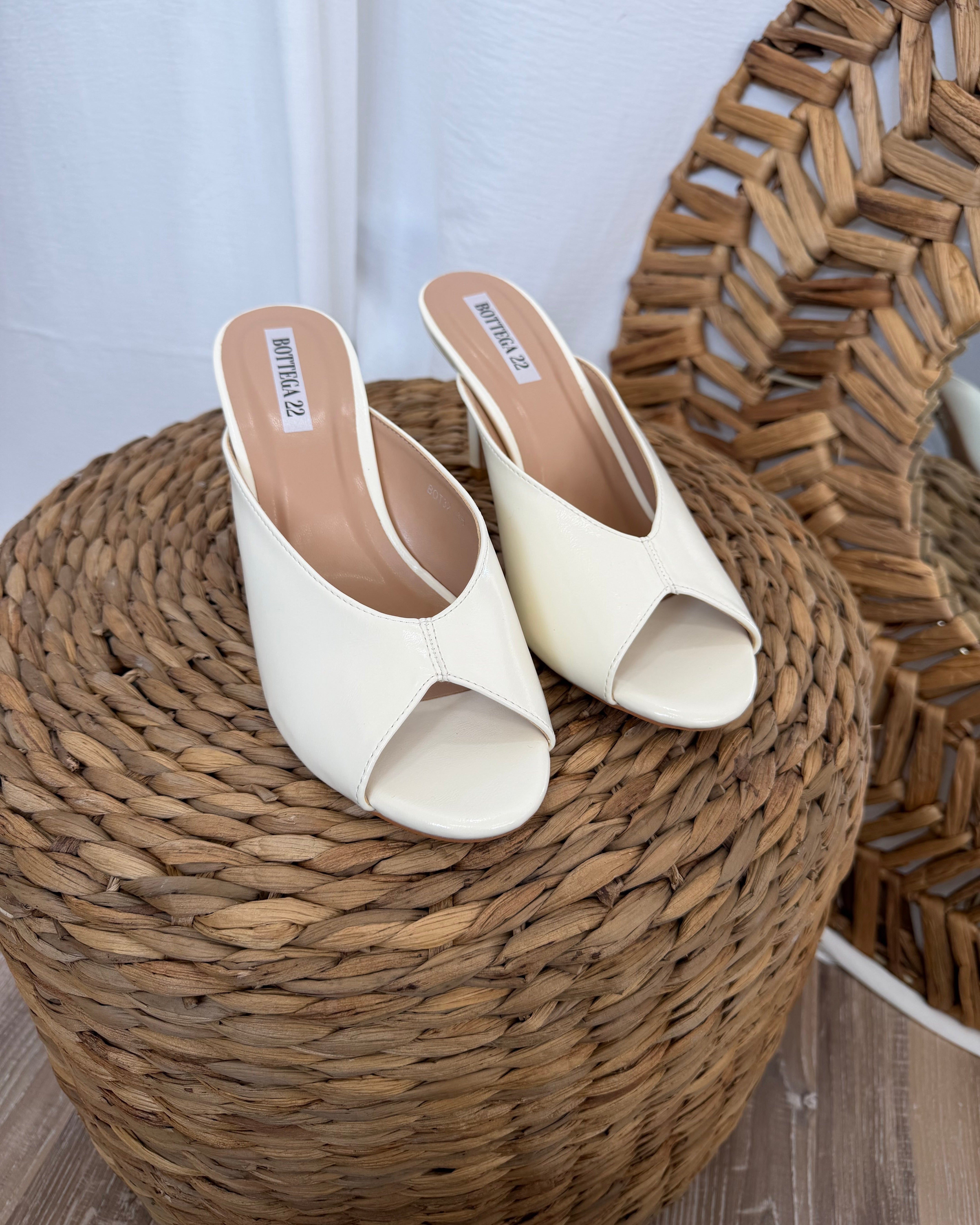 SCARPA MULES DONNA CREMA PUNTA APERTA COL BIANCO