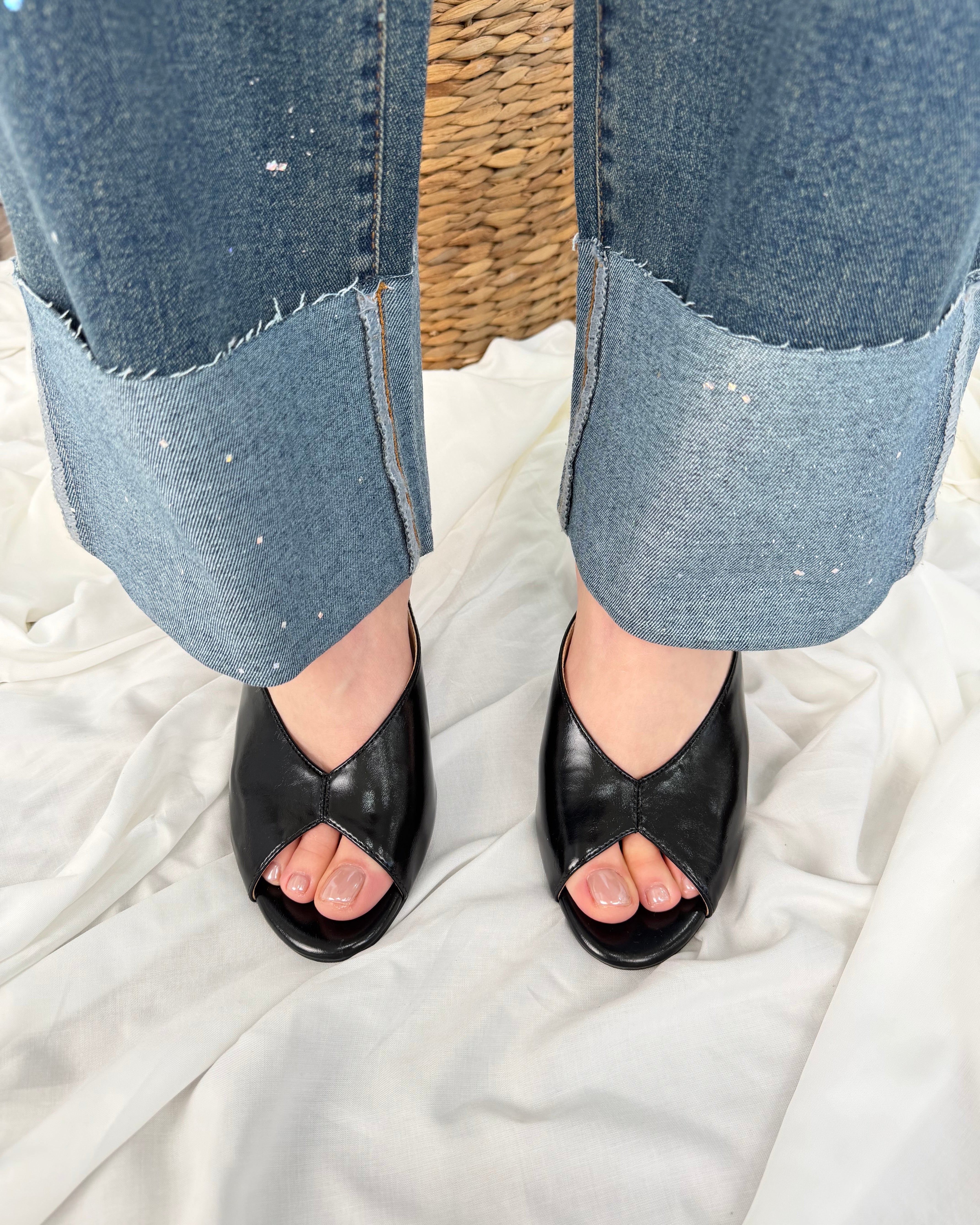 SCARPA MULES DONNA CREMA PUNTA APERTA COL NERO