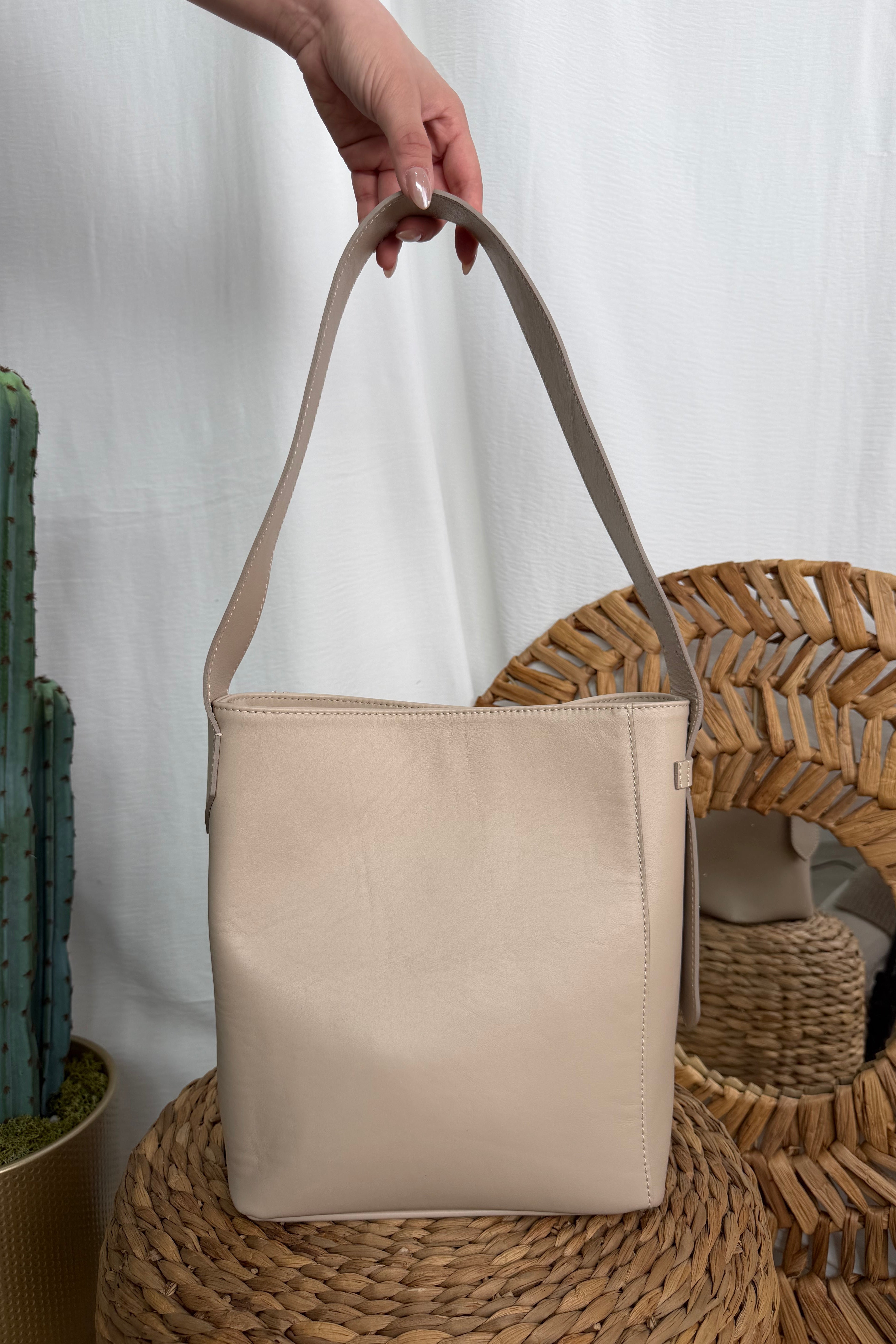 BORSA IN VERA PELLE COL. GESSO