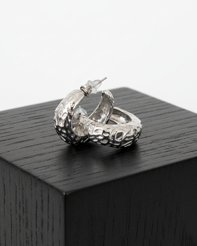 ORECCHINI A CERCHIO MARTELLATO SILVER