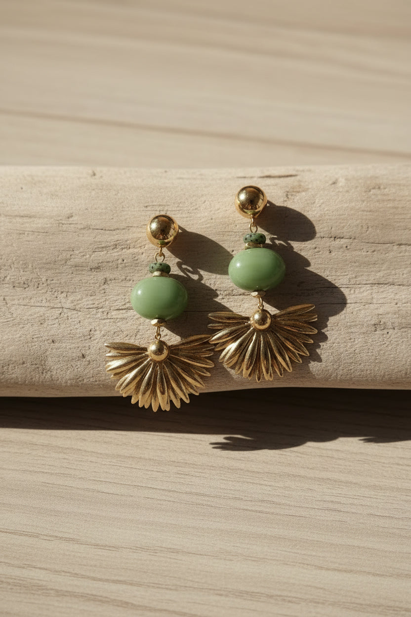 VERDE & ORO — ORECCHINI PENDENTI CON VENTAGLIO METALLICO
