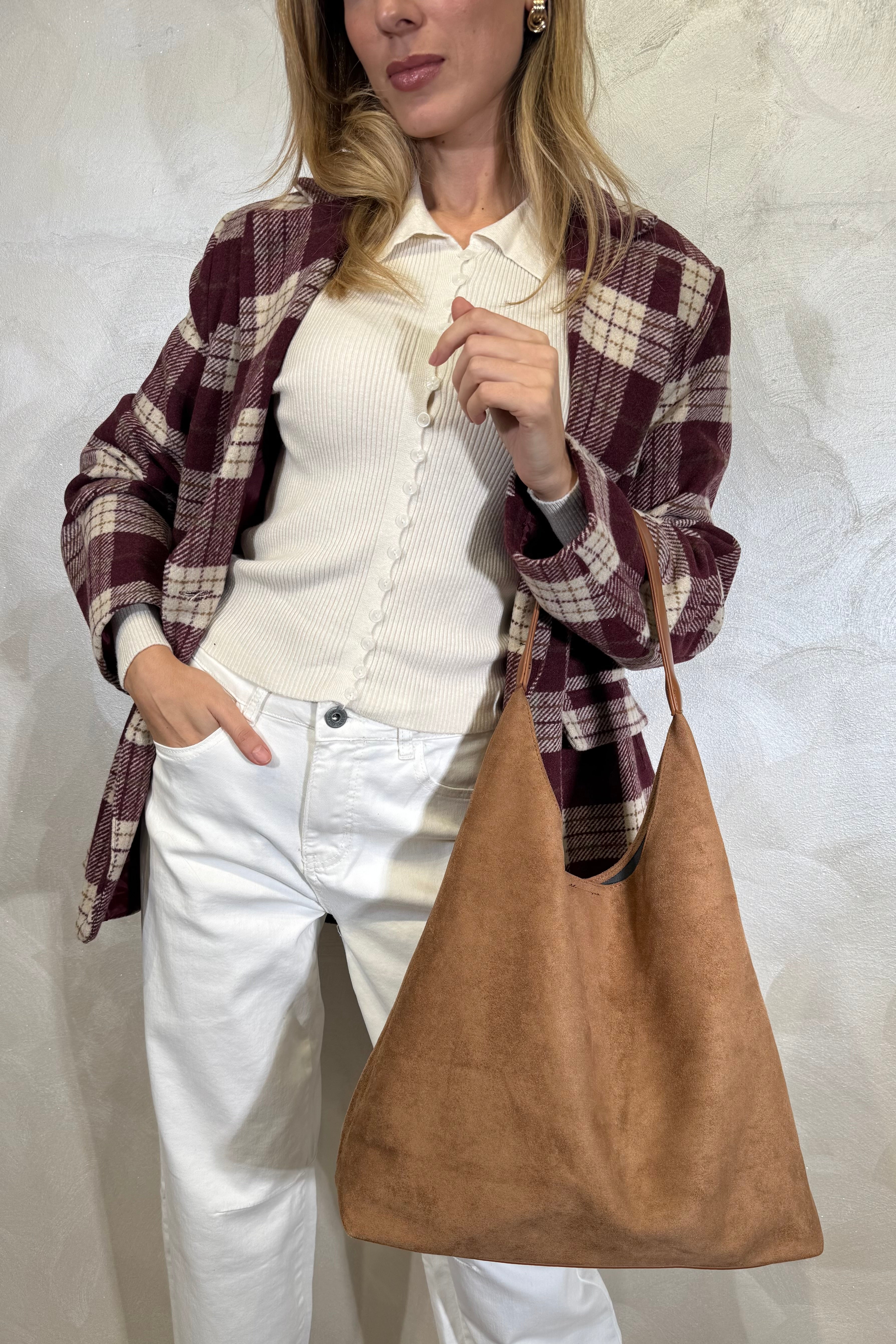 BORSA TRIANGOLARE IN SIMIL CAMOSCIO COL. CAMEL