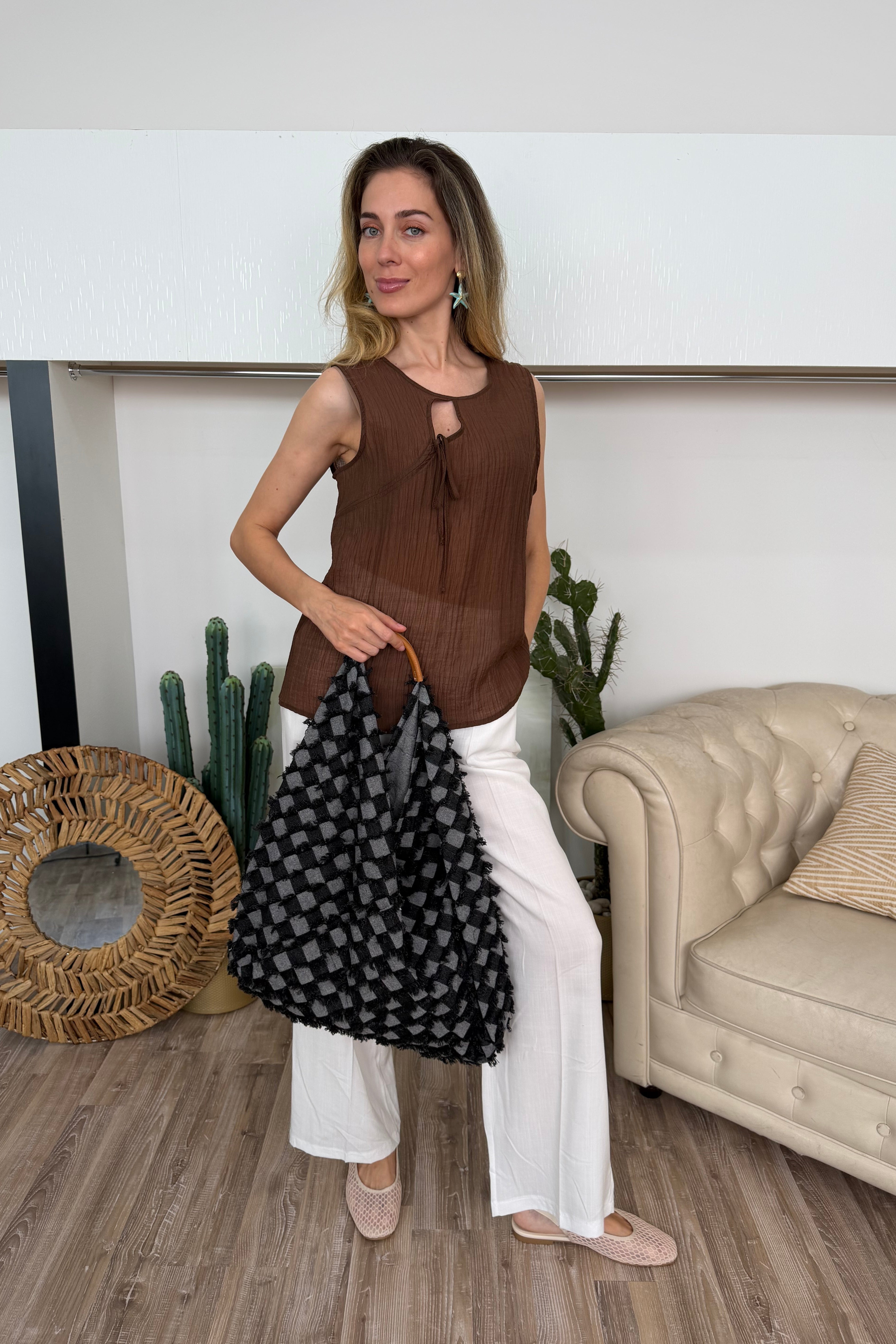 TOP CRINKLE SOFT CON SCOLLO TONDO E PICCOLA APERTURA A GOCCIA COL. MORO