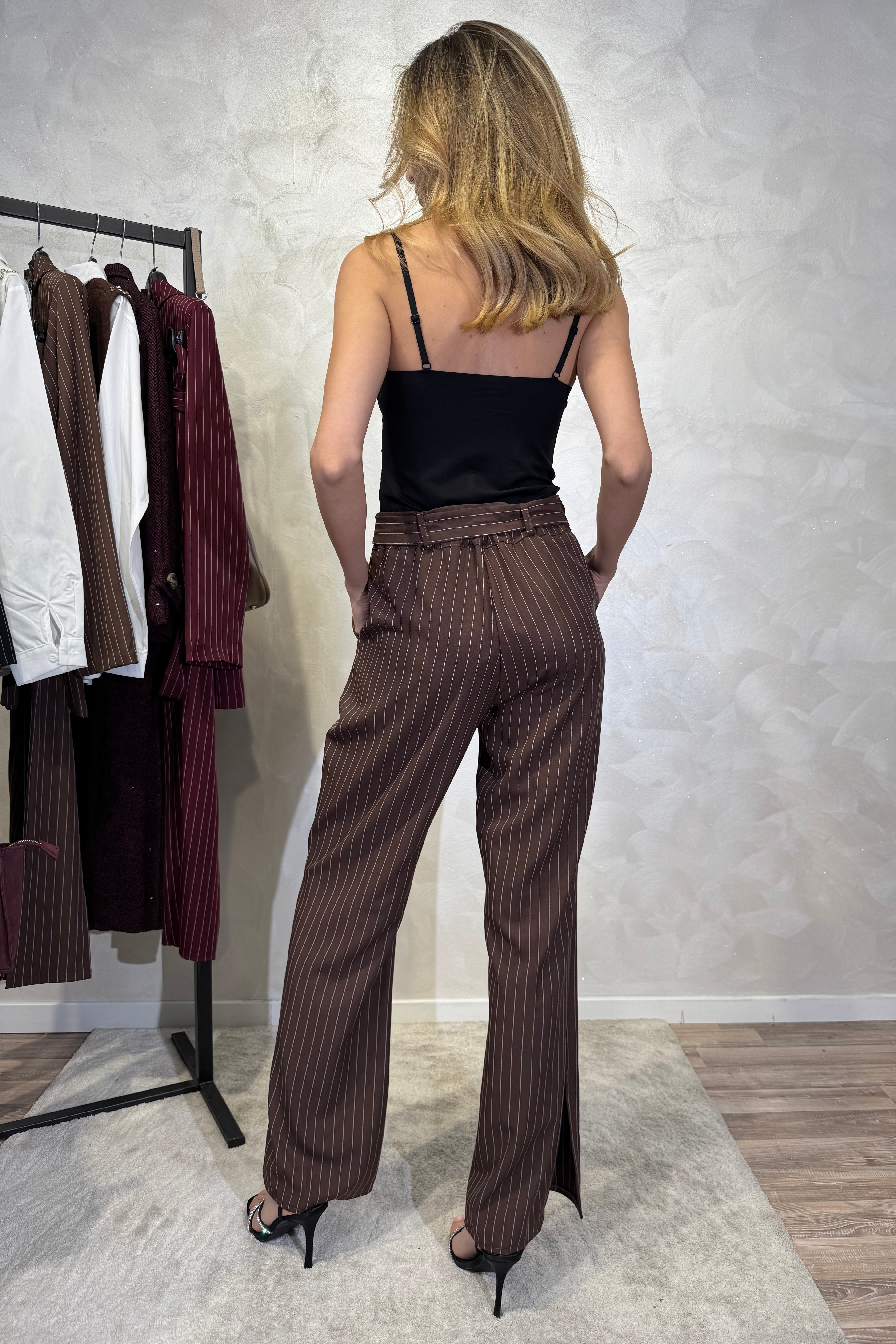 COMPLETO GESSATO CONTEMPORANEO COL. MORO