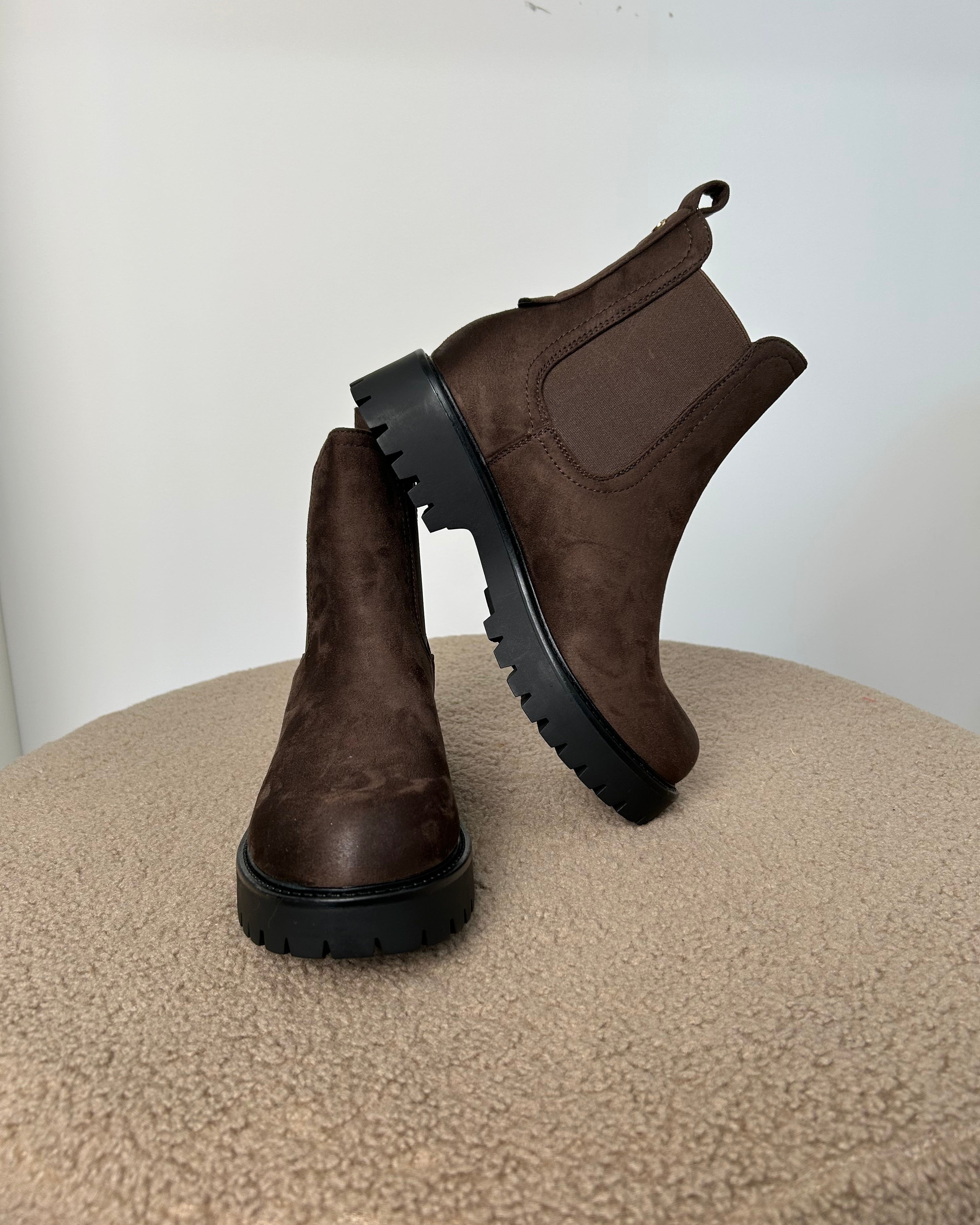 STIVALETTO CHELSEA BOOT CON SUOLA CARRARMATO COL. MOKA