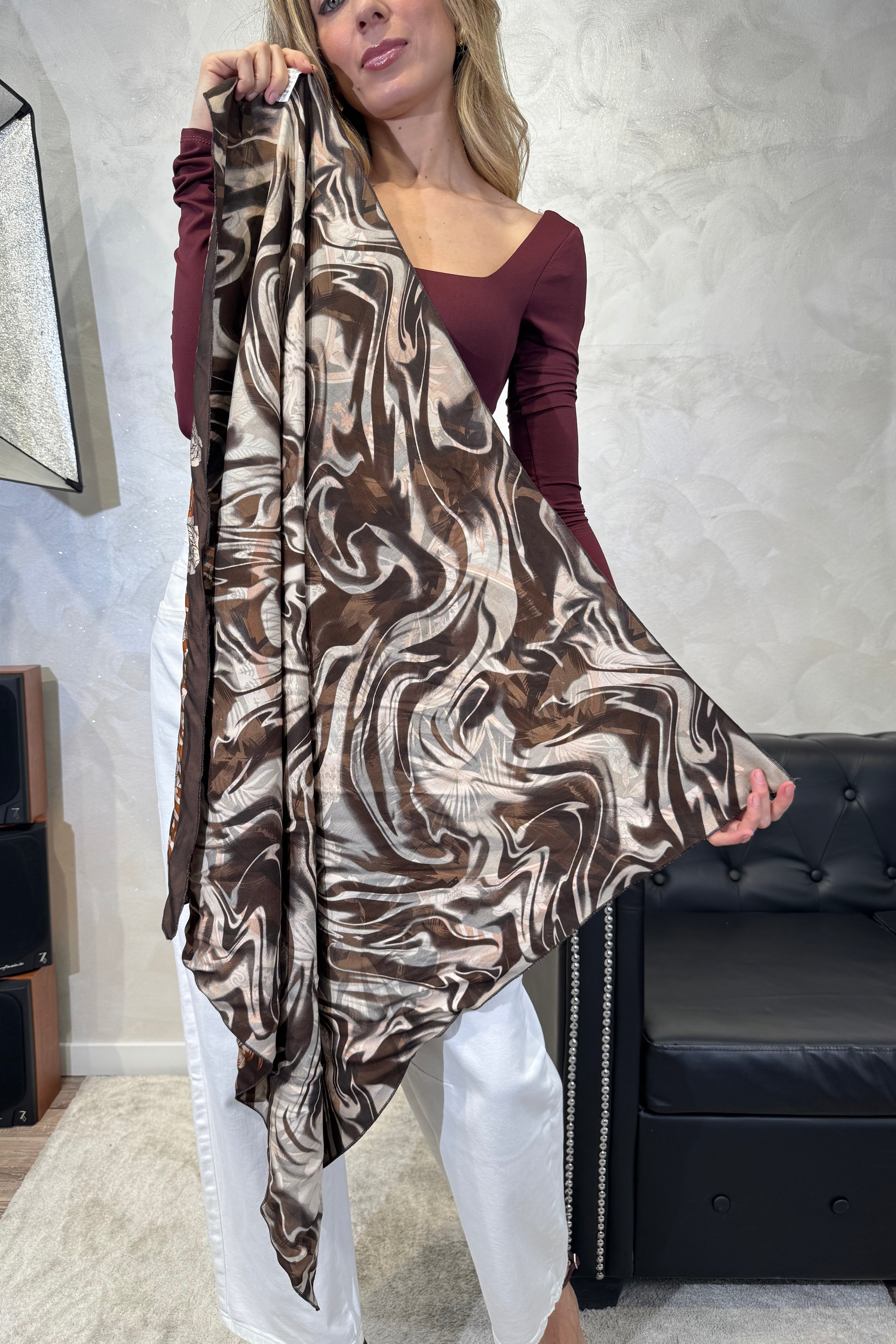 FOULARD DOUBLE FACE CON STAMPA TROPIC SU ENTRAMBI I LATI COL. MORO