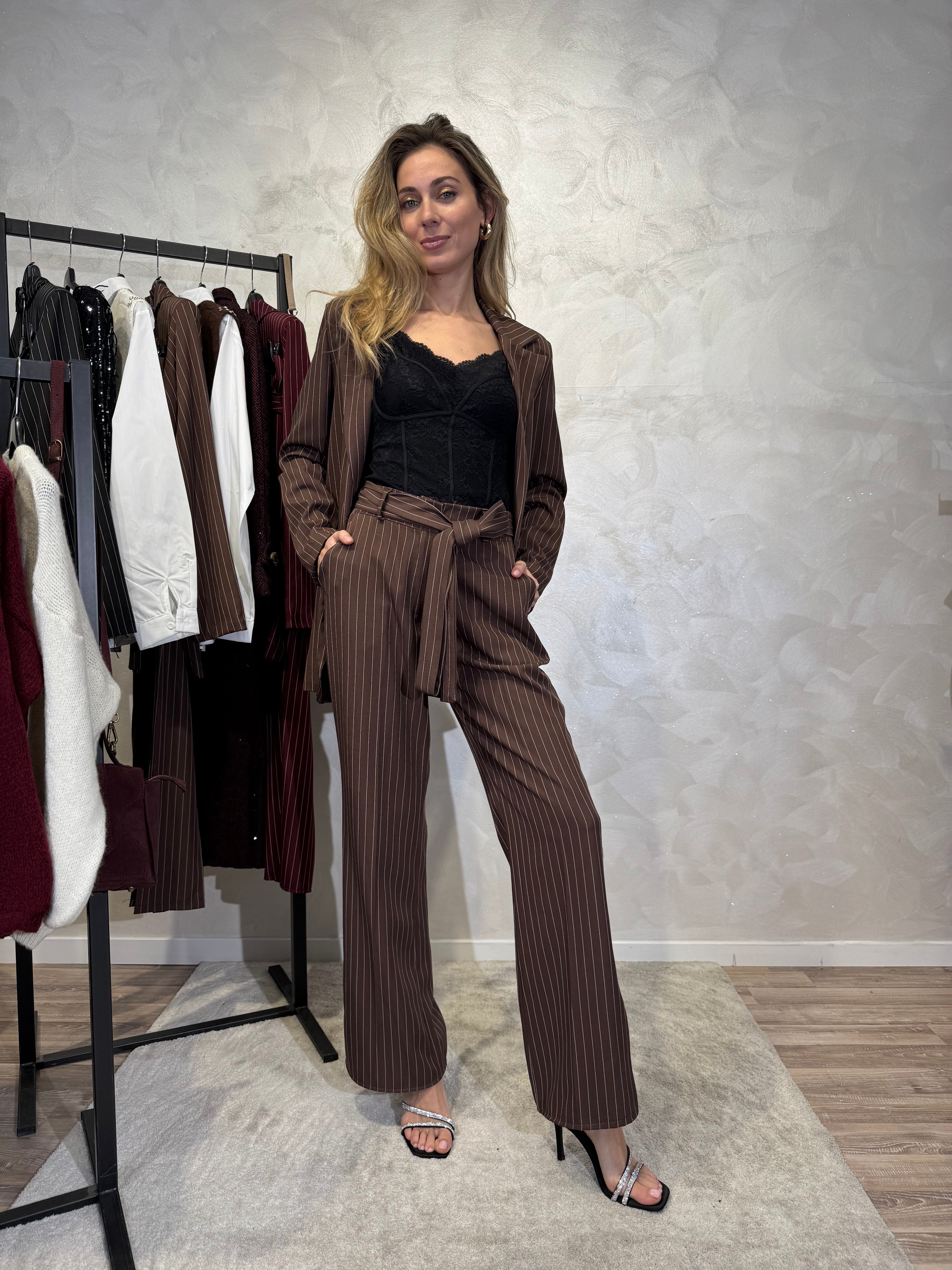 COMPLETO GESSATO CONTEMPORANEO COL. MORO