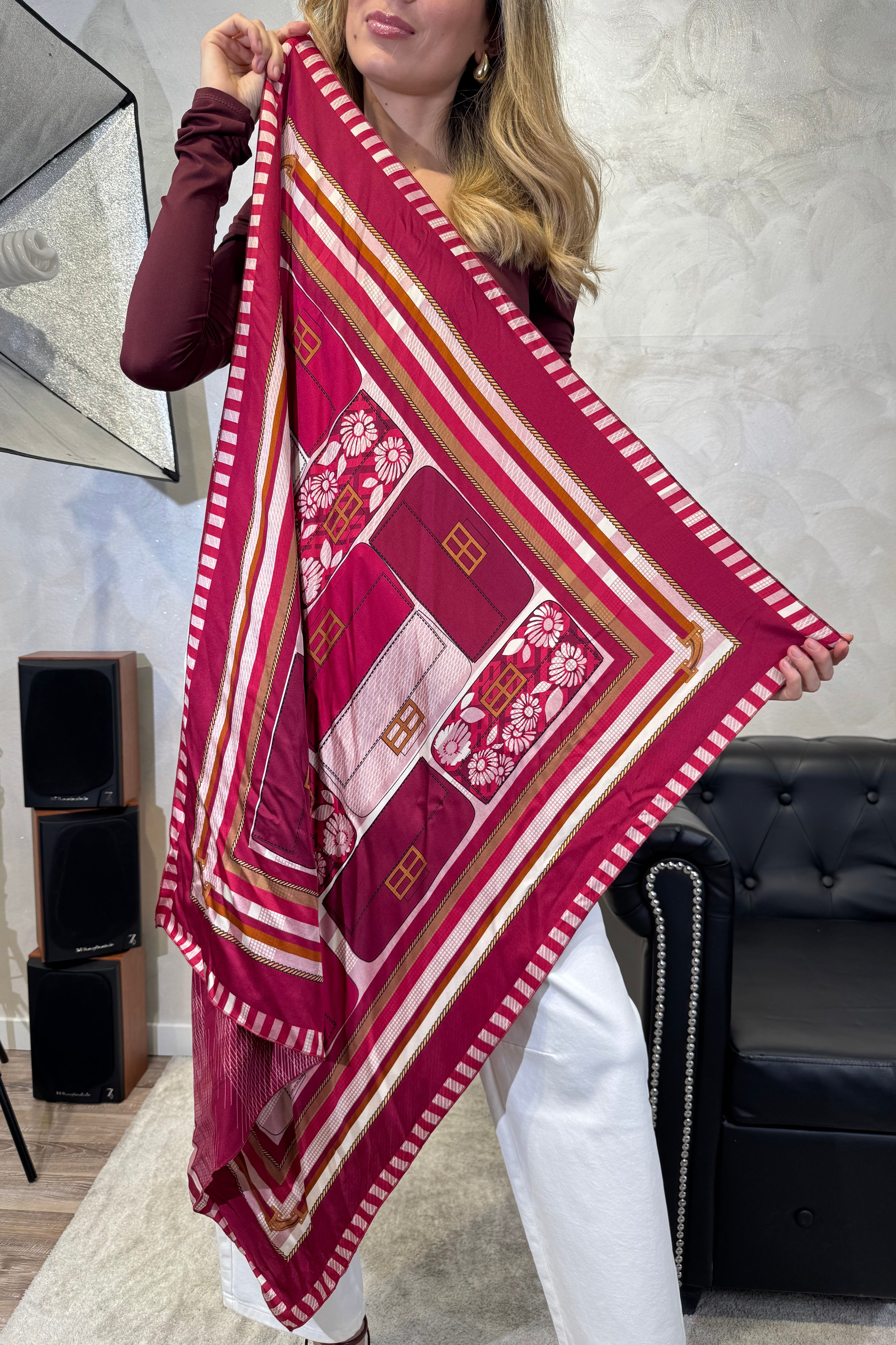 FOULARD DOPPIA STAMPACON STAMPA RIGA E GEOMETRIC BAGS COL. BORDEAUX