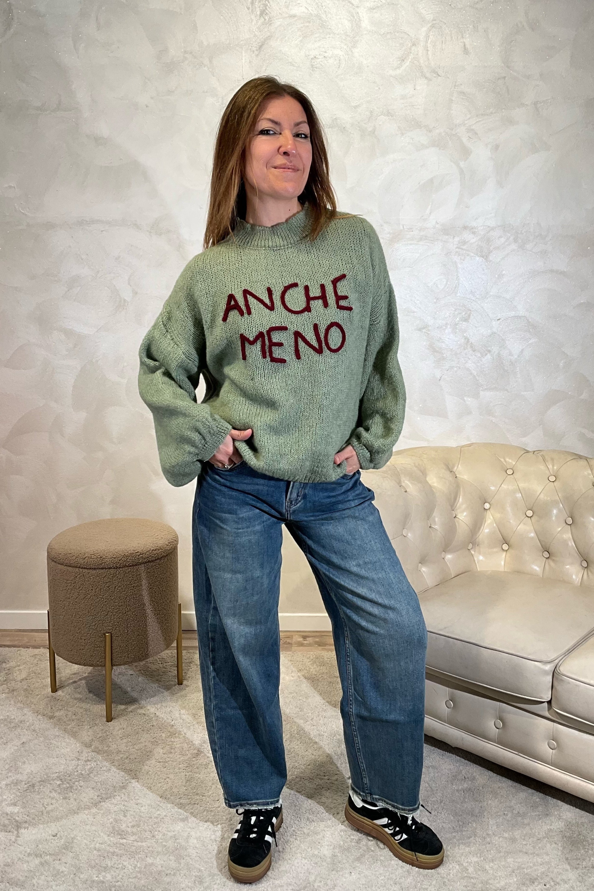 MAGLIONE CON RICAMO "ANCHE MENO" COL. VERDE