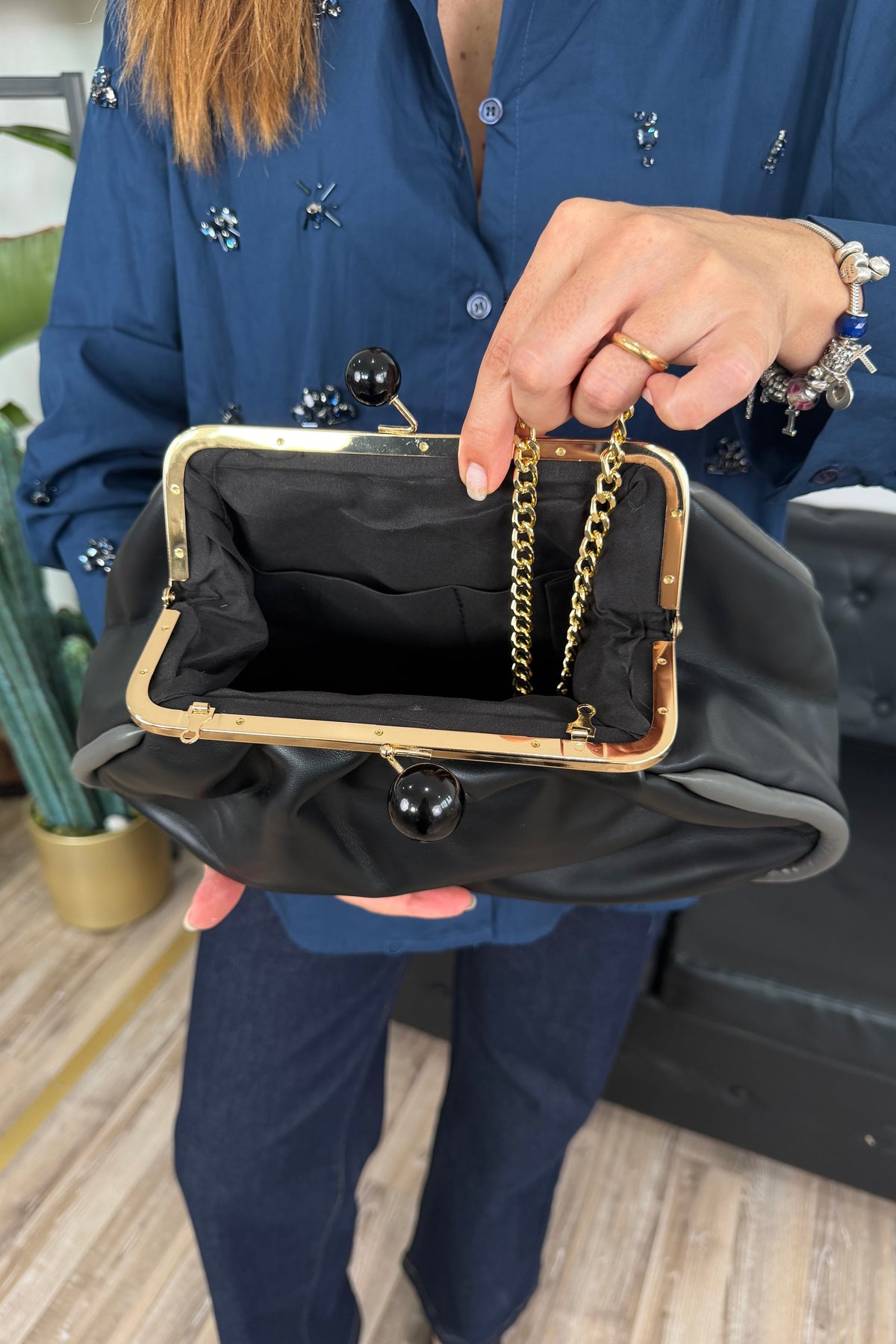 POCHETTE MORBIDA IN ECOPELLE COL. NERO