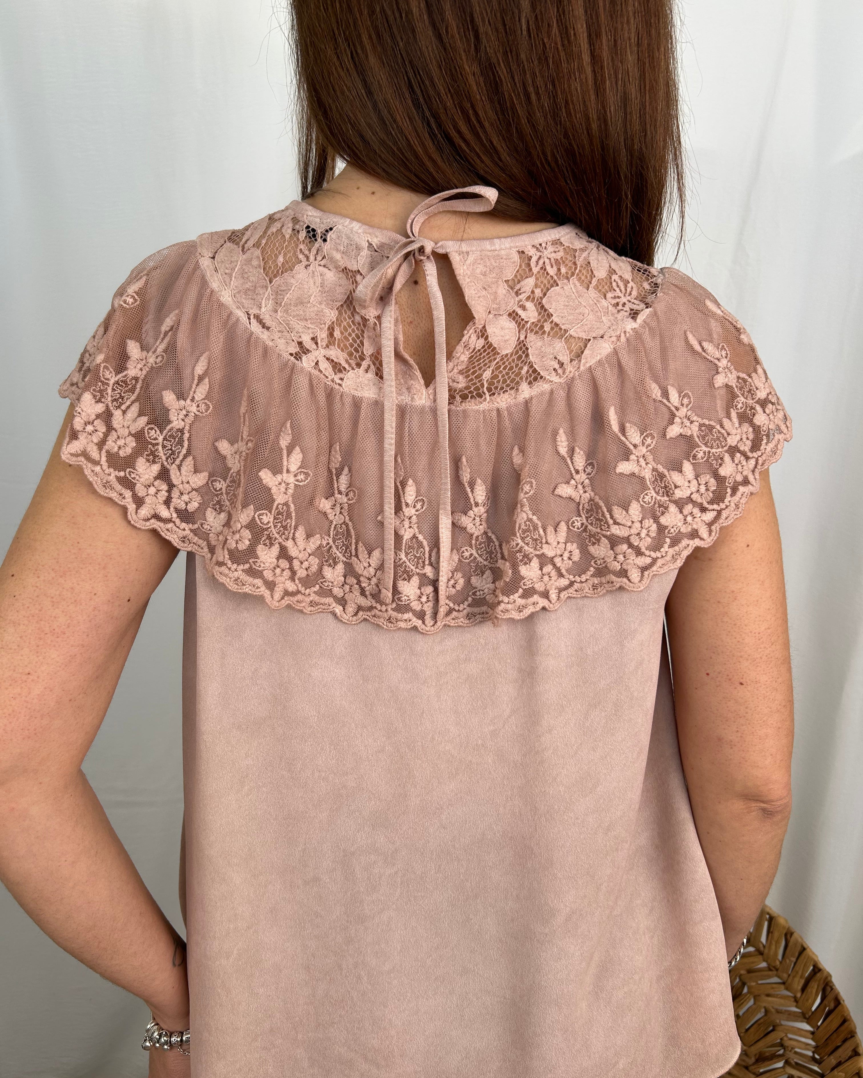 TOP IN PIZZO RICAMATO CON EFFETTO TINTA A FREDDO COL. ROSA ANTIQUE