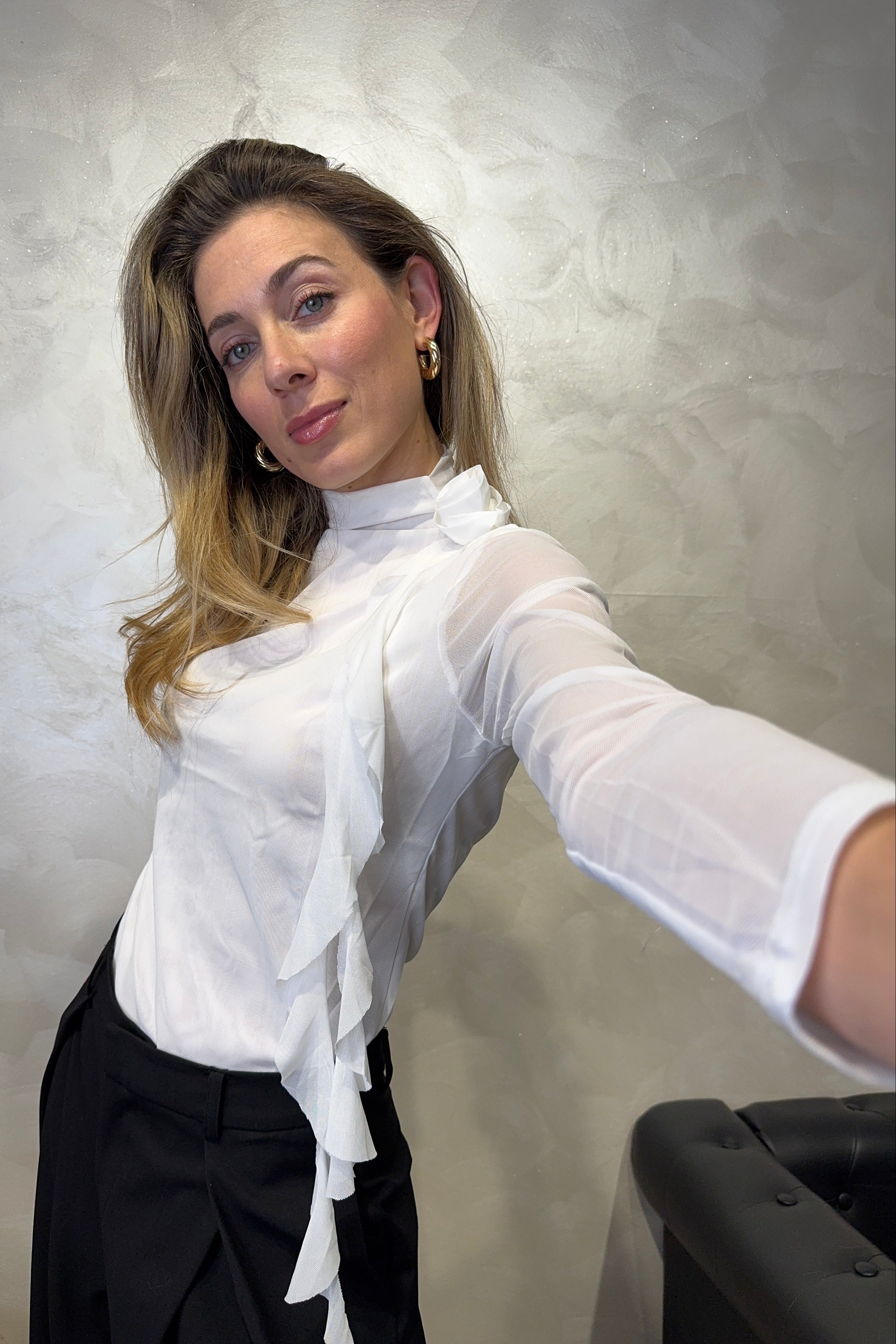 TOP IN TULLE TRASPARENTE CON DETTAGLIO ROSA COL. BIANCO