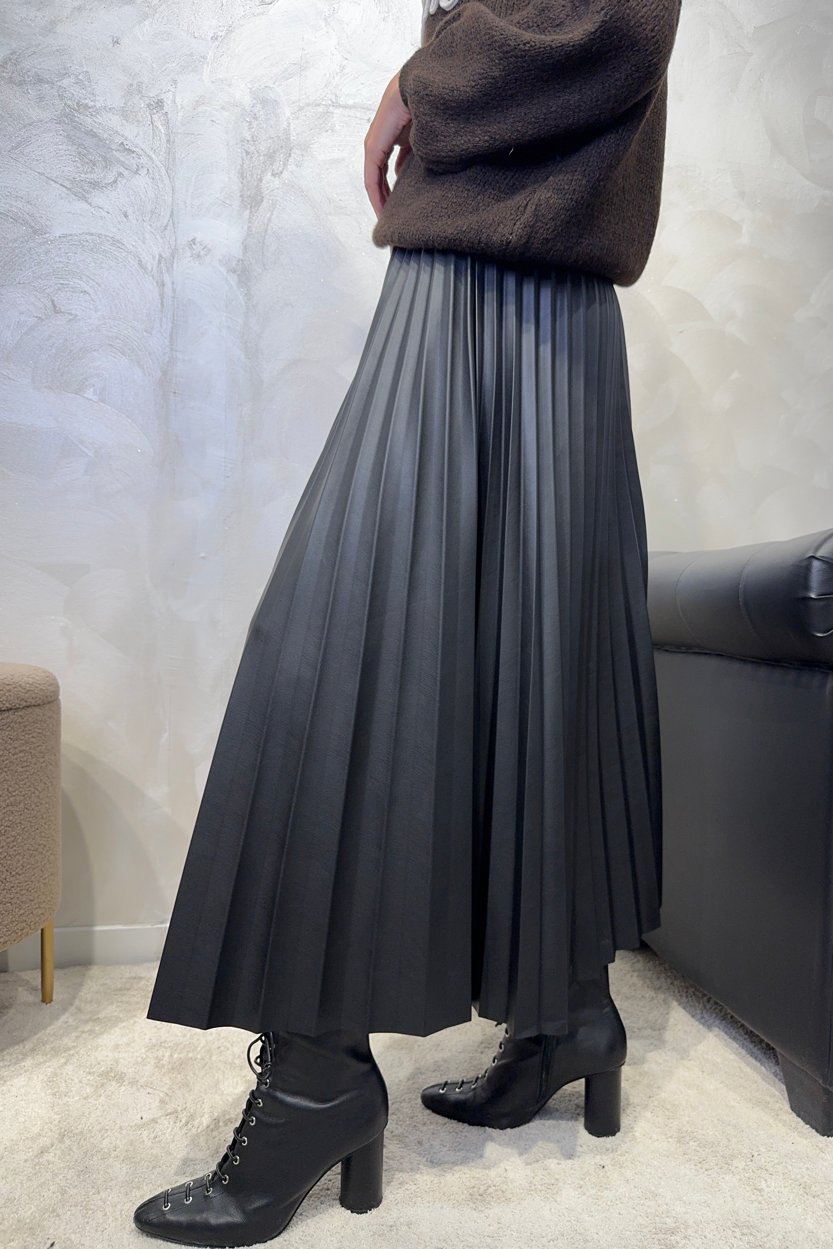 GONNA MIDI PLISSETTATA IN ECOPELLE CON CINTURA COL. NERO