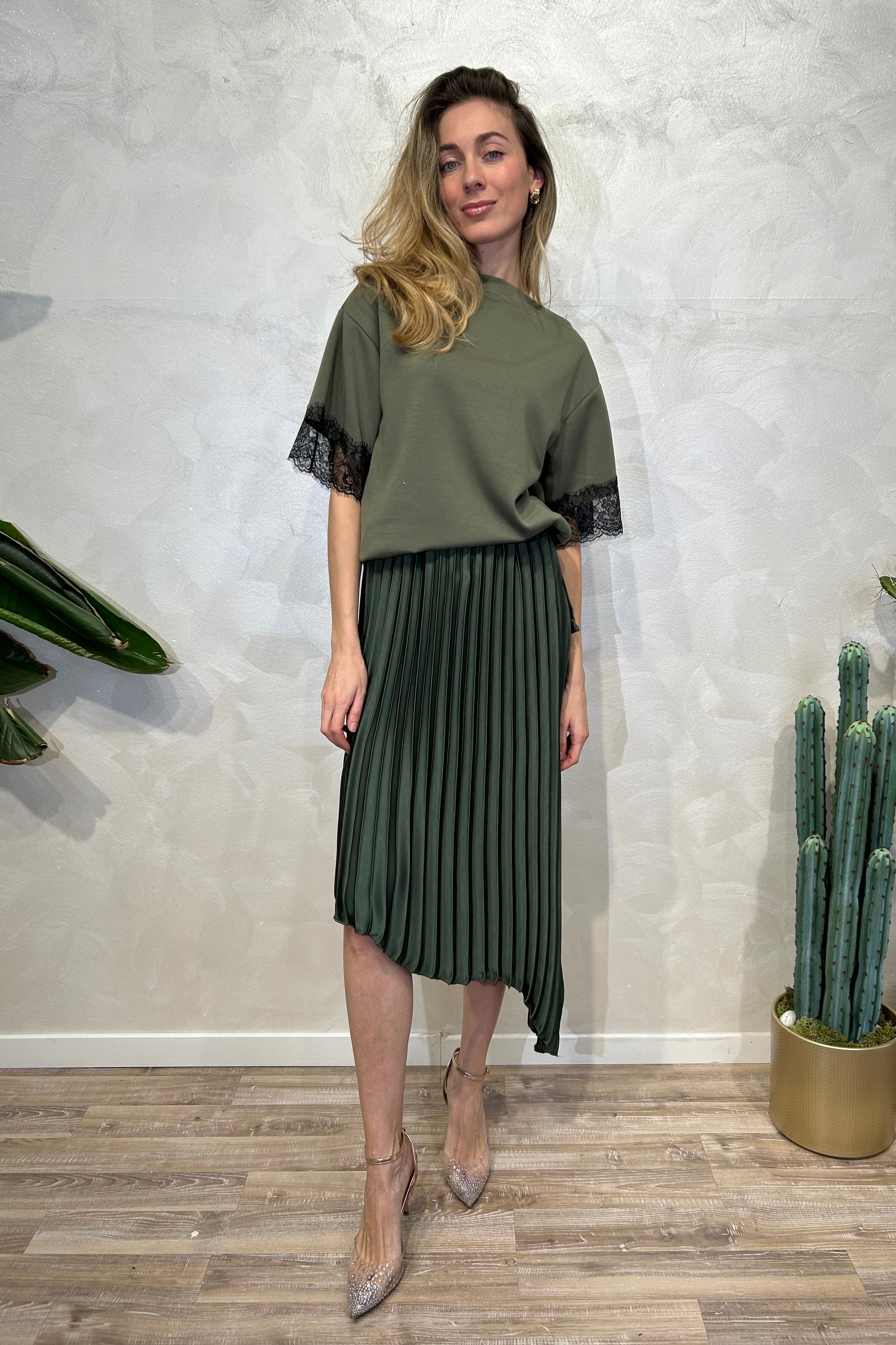 BLUSA CON MANICHE E PIZZO IN CONTRASTO COL. VERDE