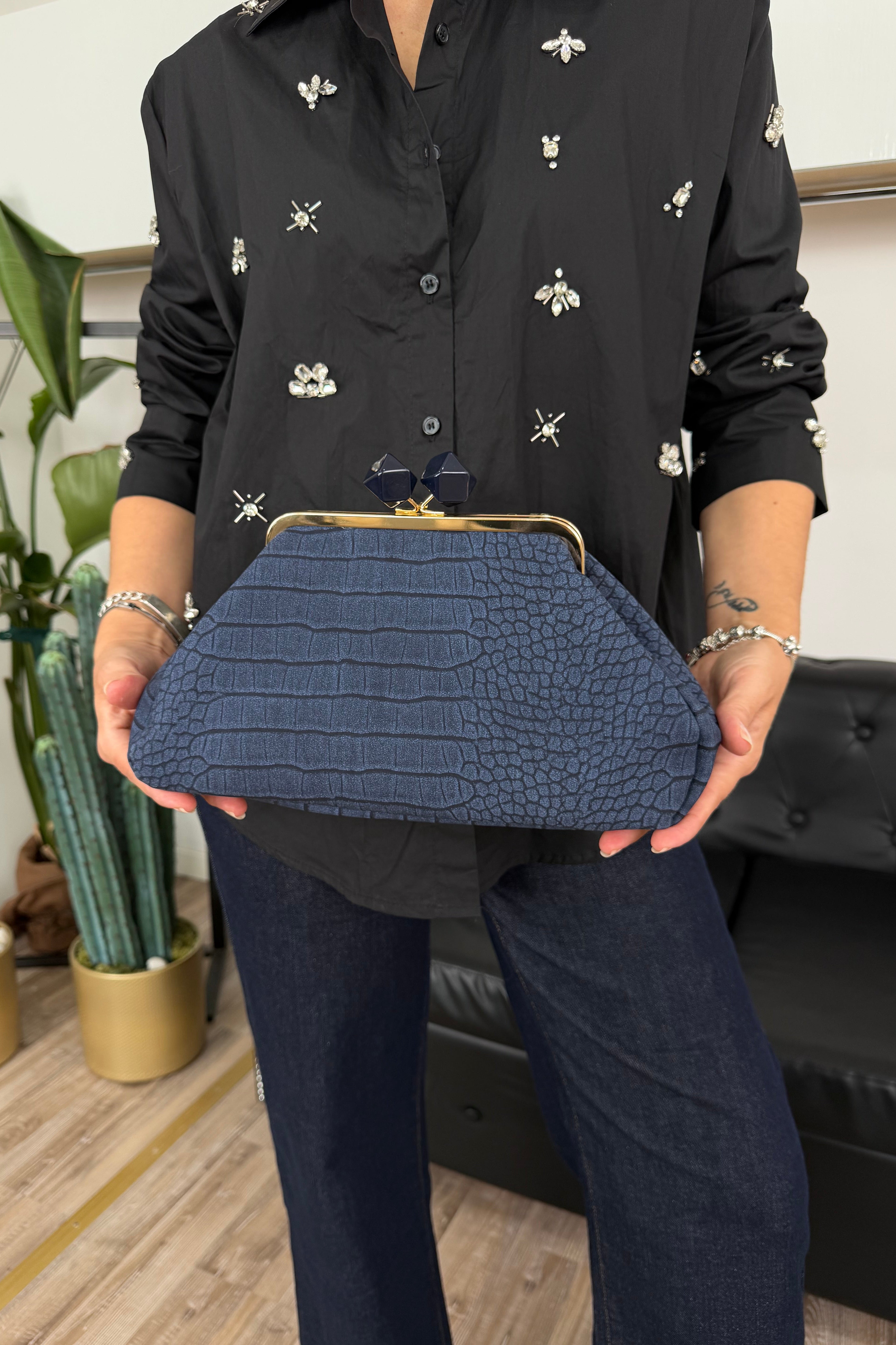 POCHETTE EFFETTO COCCODRILLO COL. BLU