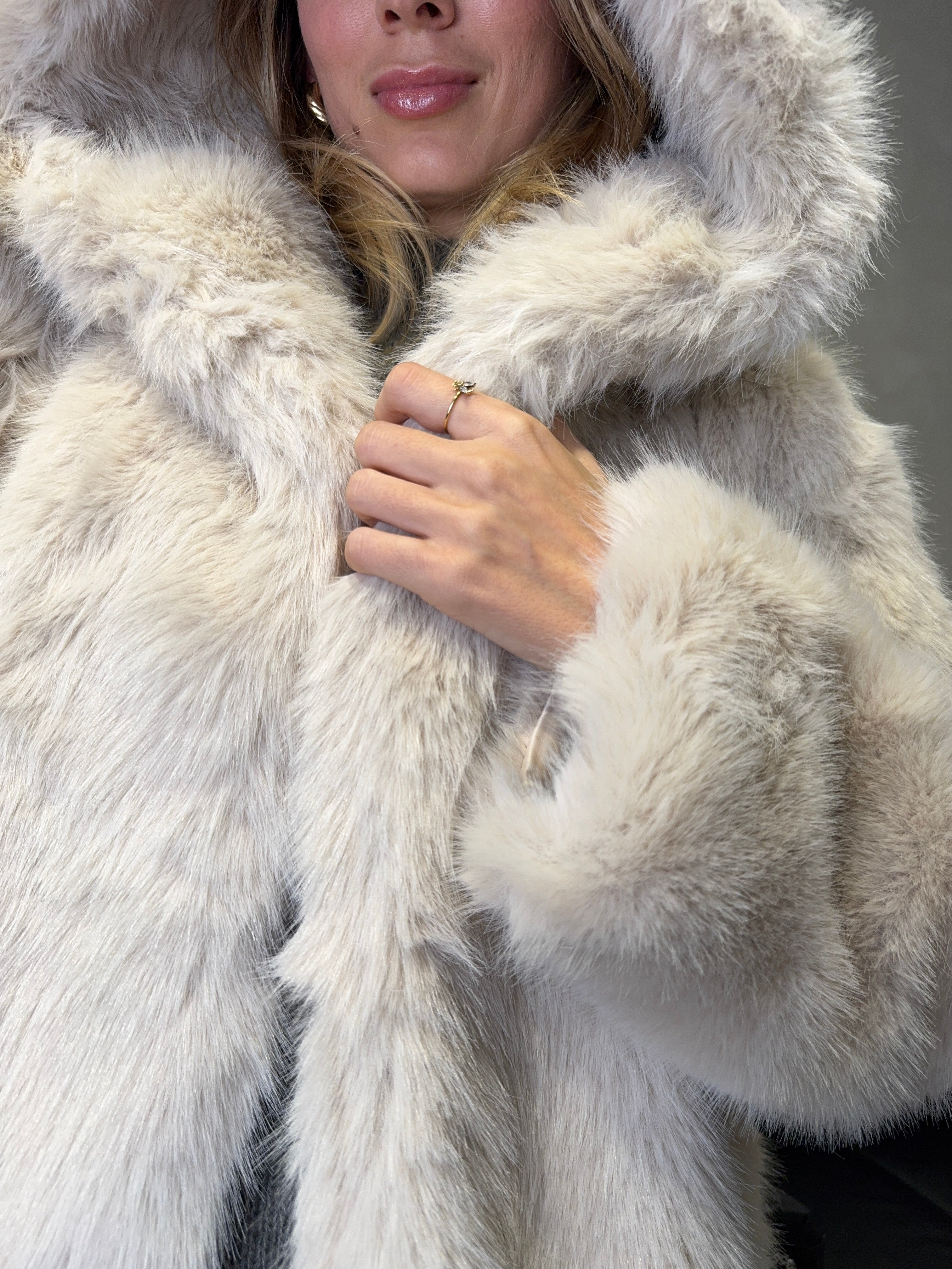 ECOPELLICCIA CON CAPPUCCIO COL. PANNA