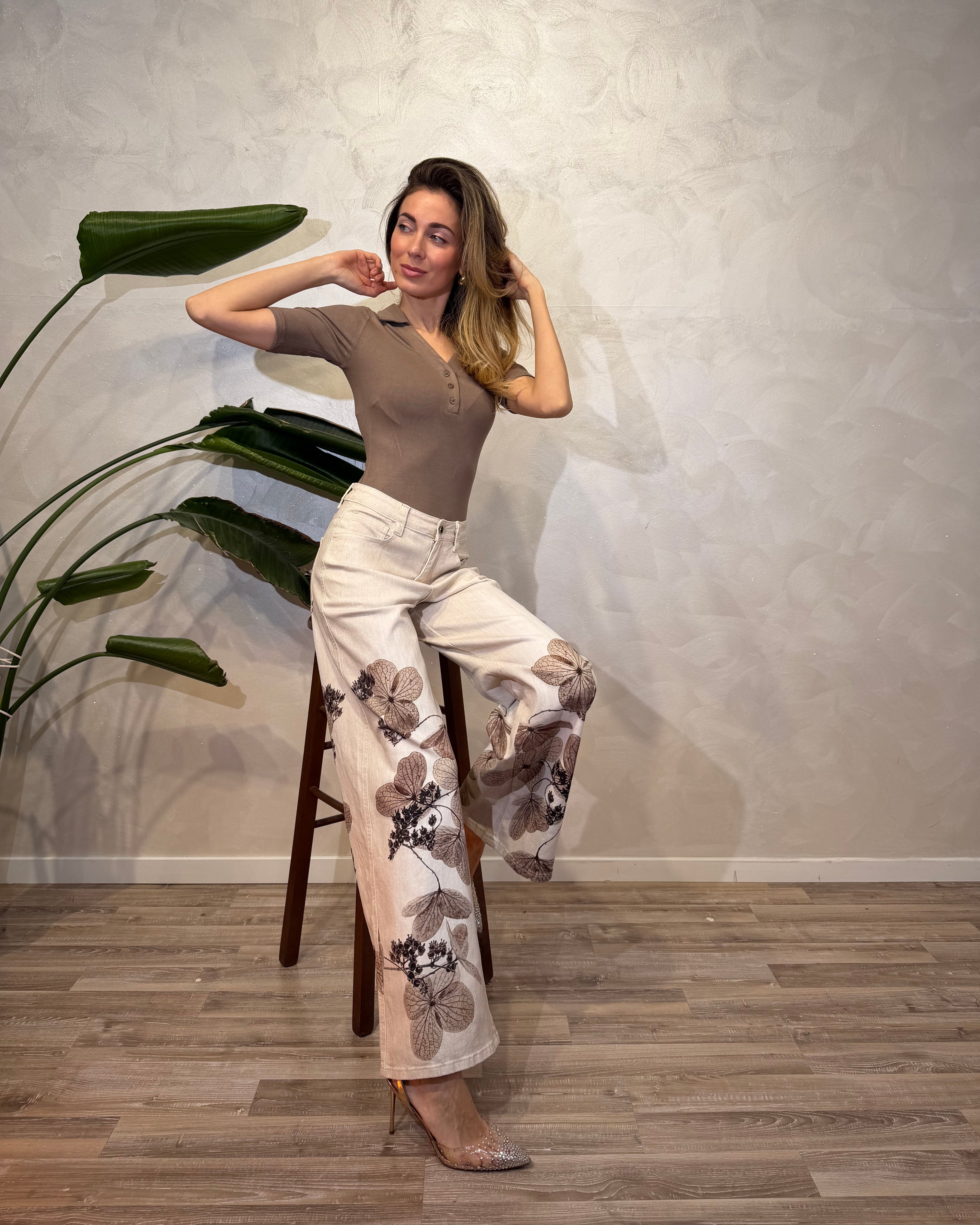 JEANS A PALAZZO CON STAMPA FLOREALE COL. BURRO