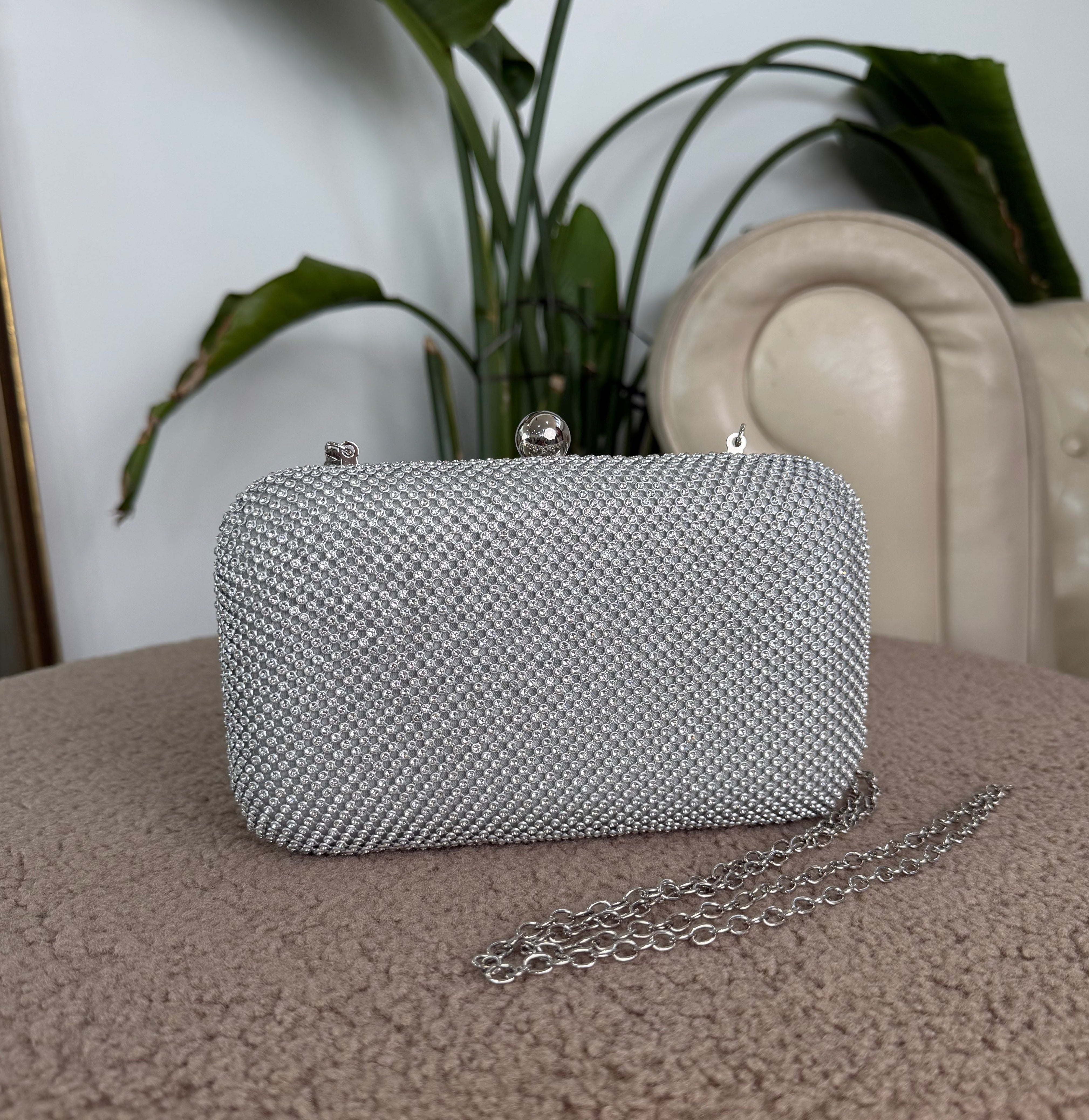 POCHETTE RIGIDA CON BRILLANTINI COL. SILVER
