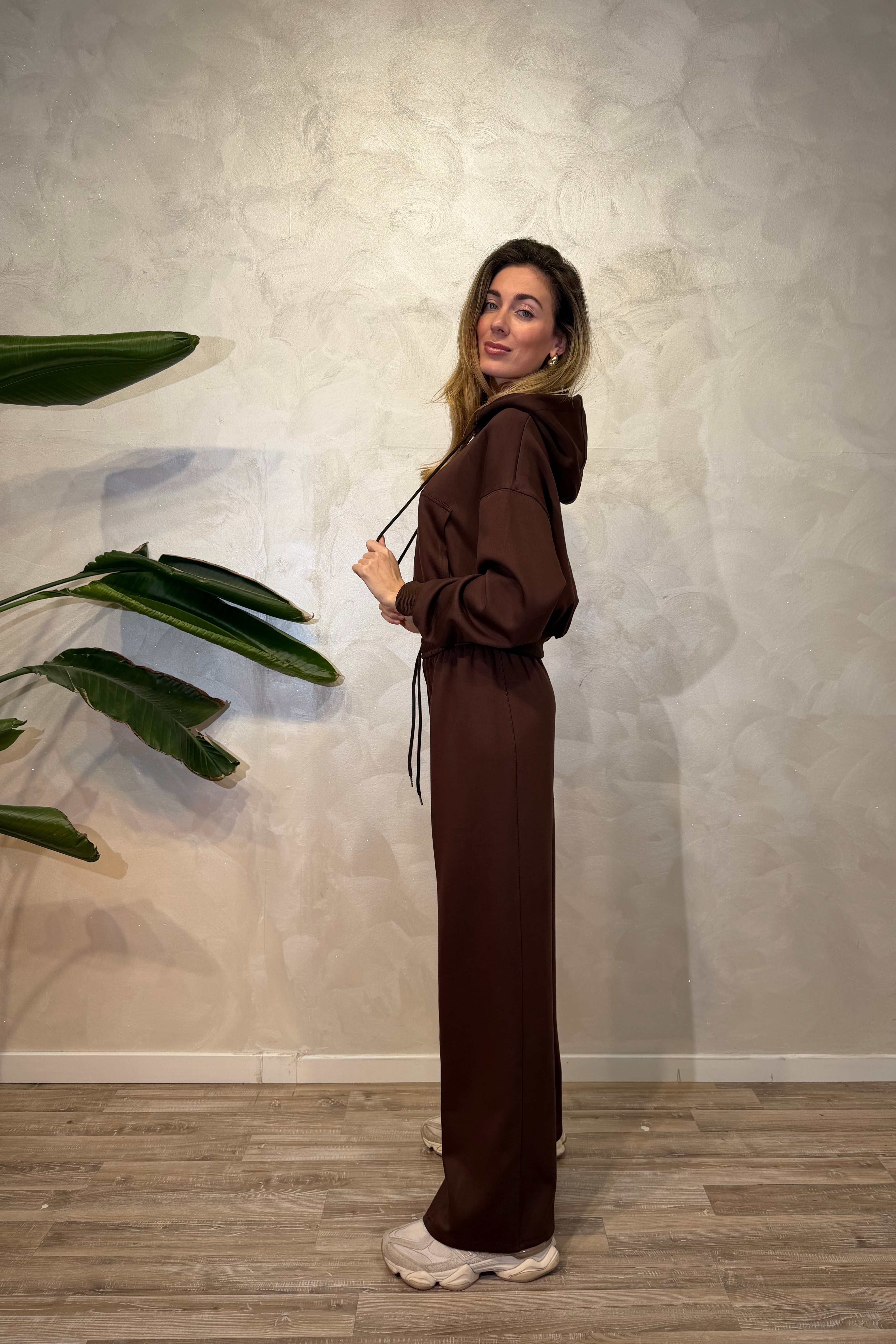 COMPLETO FELPA CON CAPPUCCIO E PANTALONI COL. MOKA INTENSO