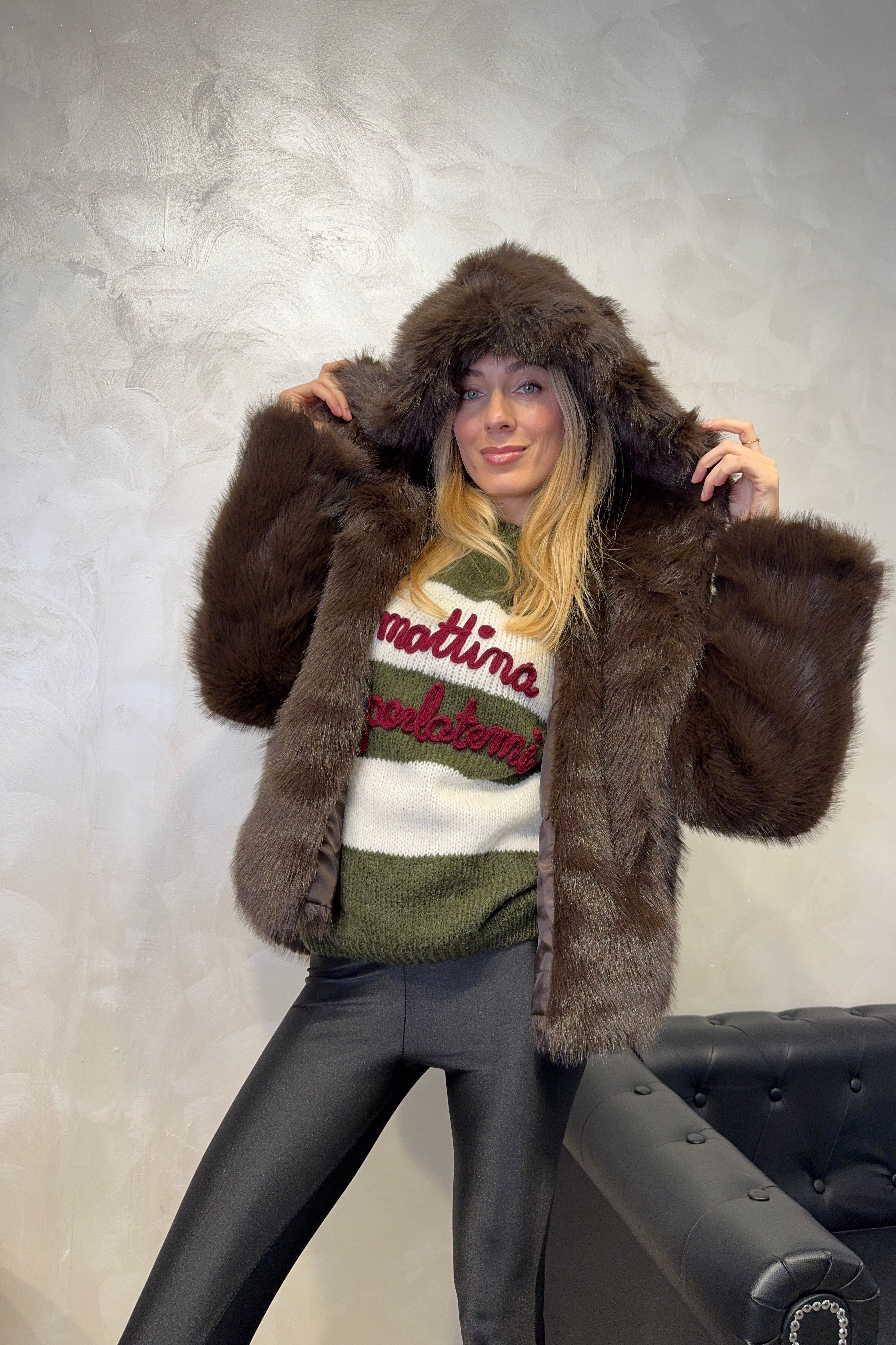 ECOPELLICCIA CON CAPPUCCIO COL. MORO