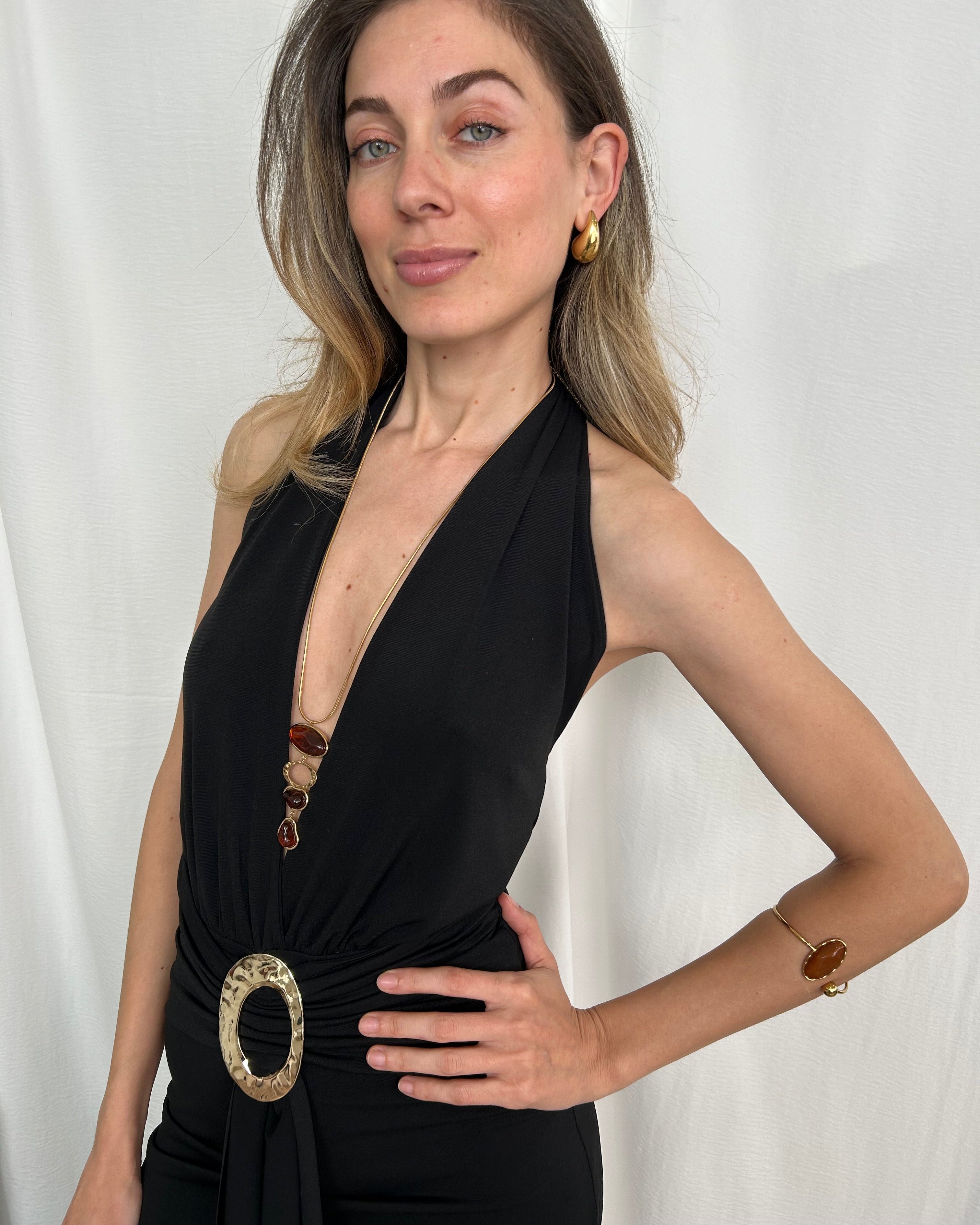 ABITO LUNGO CON DETTAGLIO SCOLLO HALTER E SCHIENA SCOPERTA COL. NERO