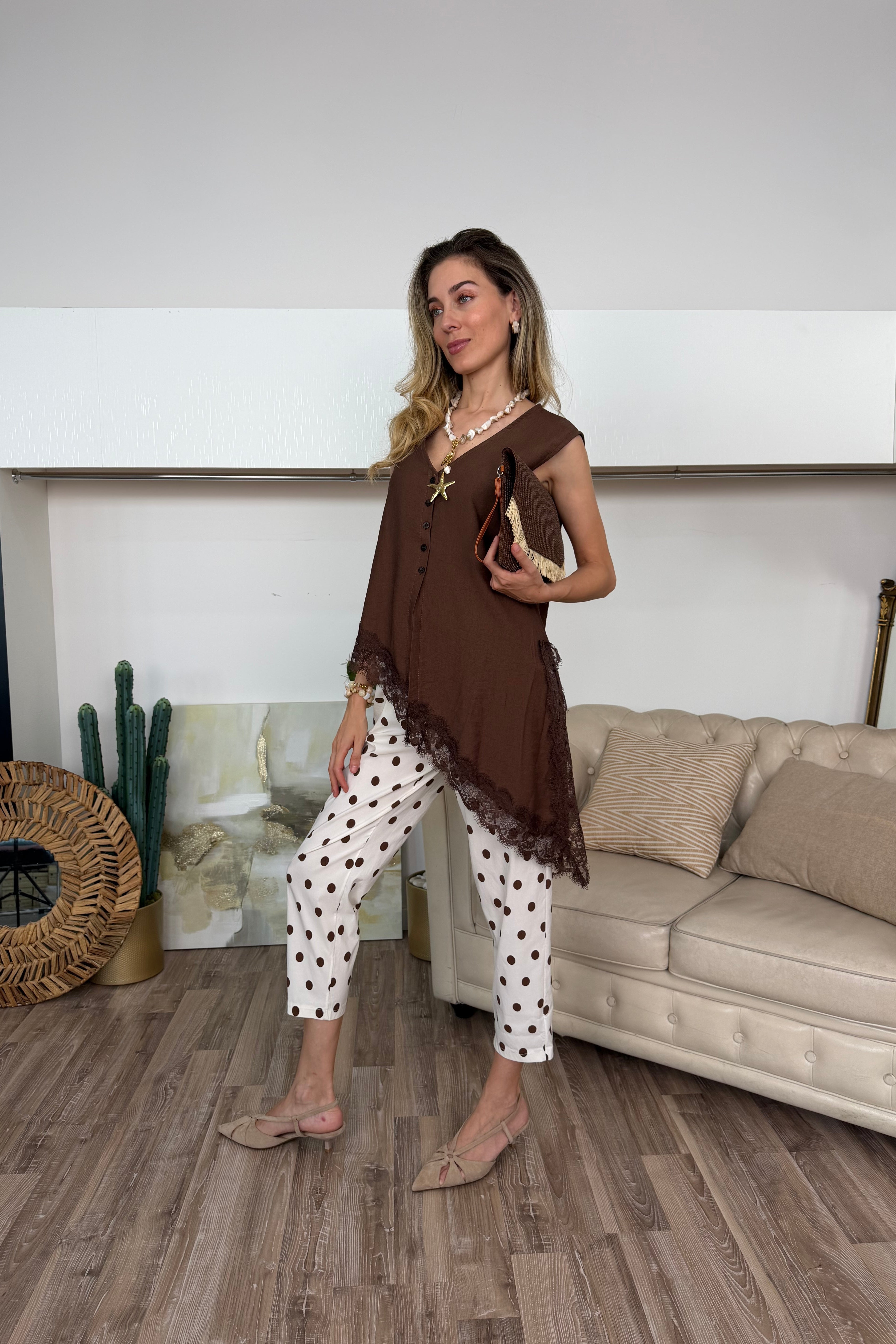 TOP ASIMMETRICO LACE COL MORO