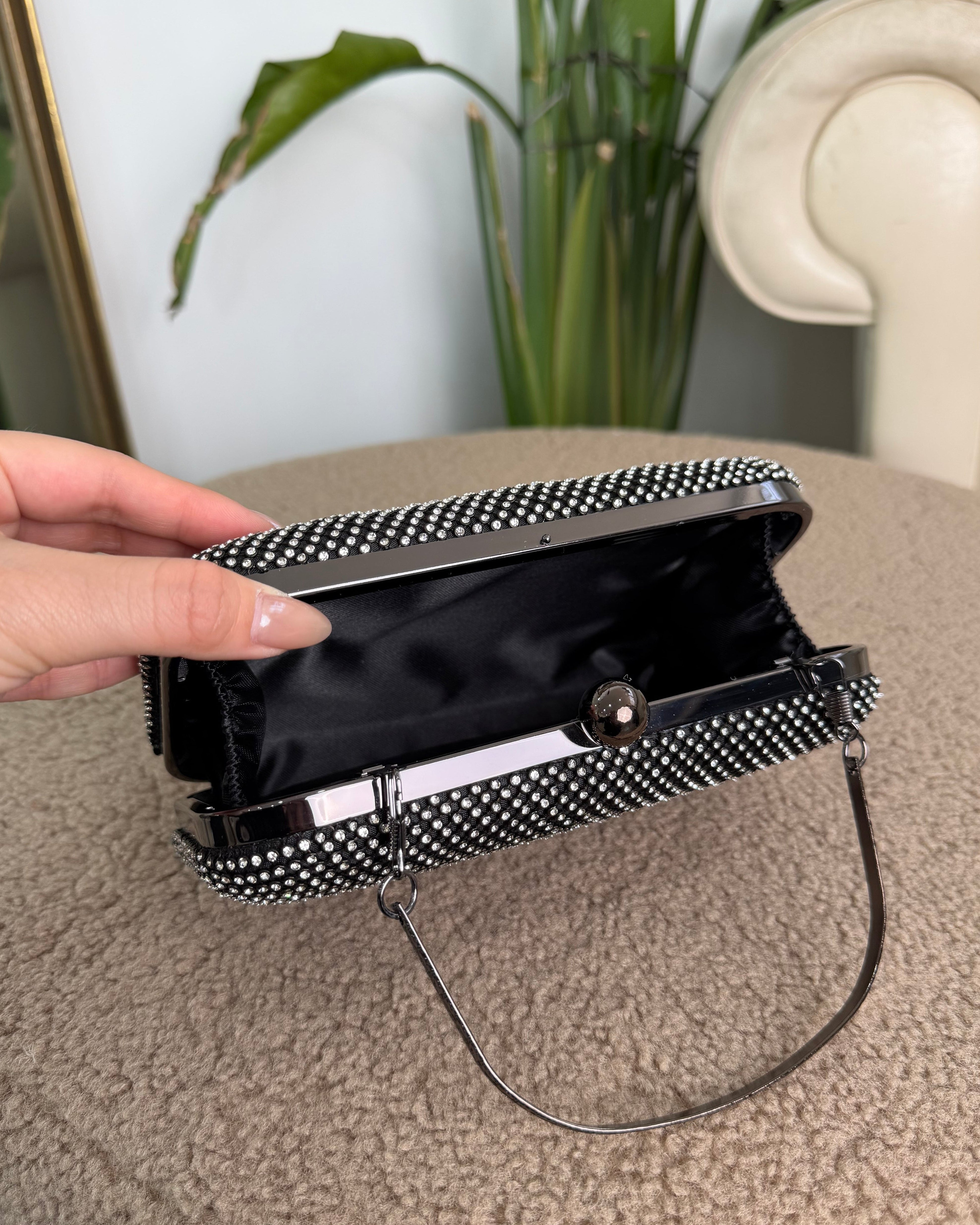 POCHETTE RIGIDA CON BRILLANTINI COL. NERO