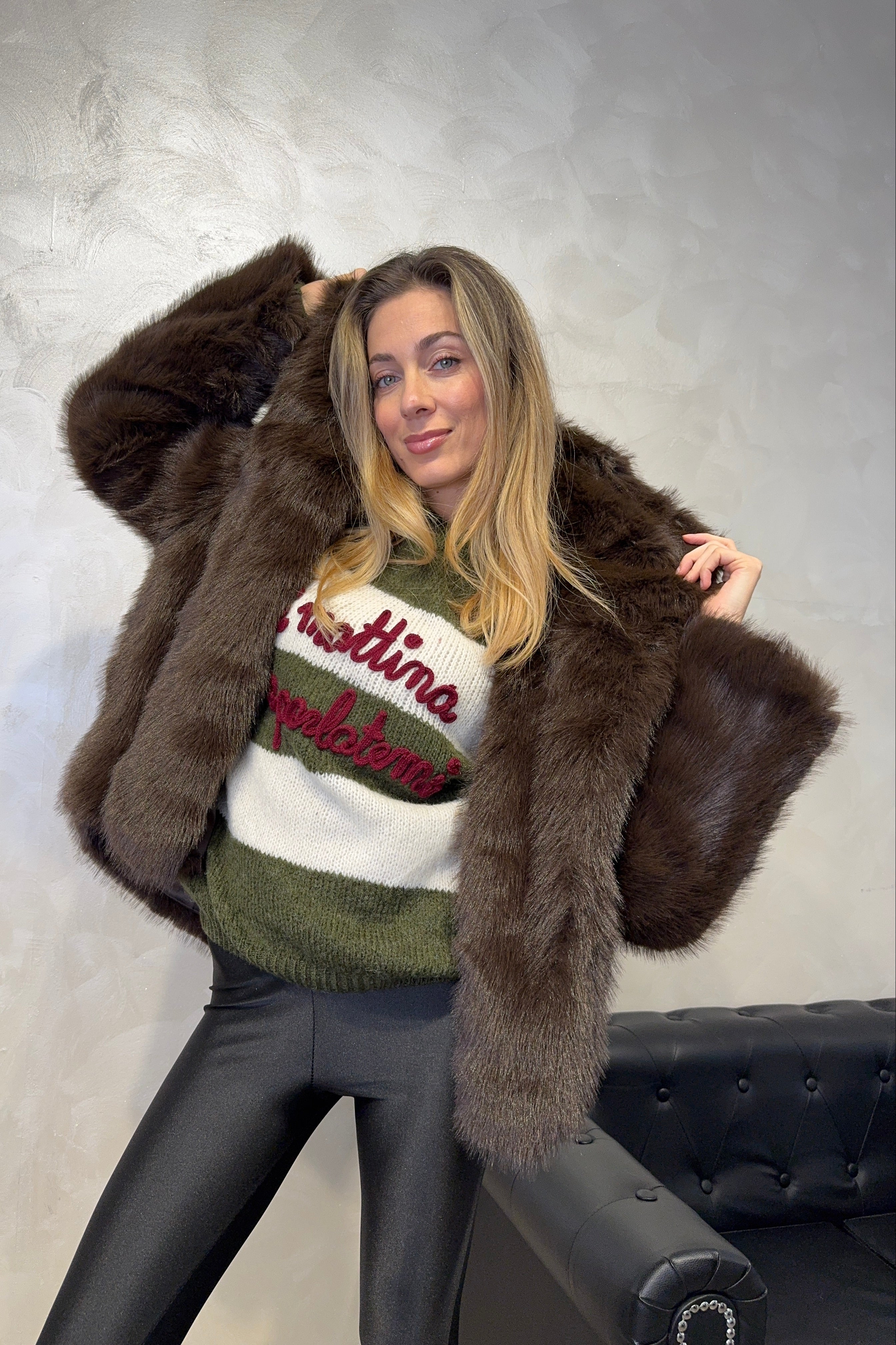 ECOPELLICCIA CON CAPPUCCIO COL. MORO