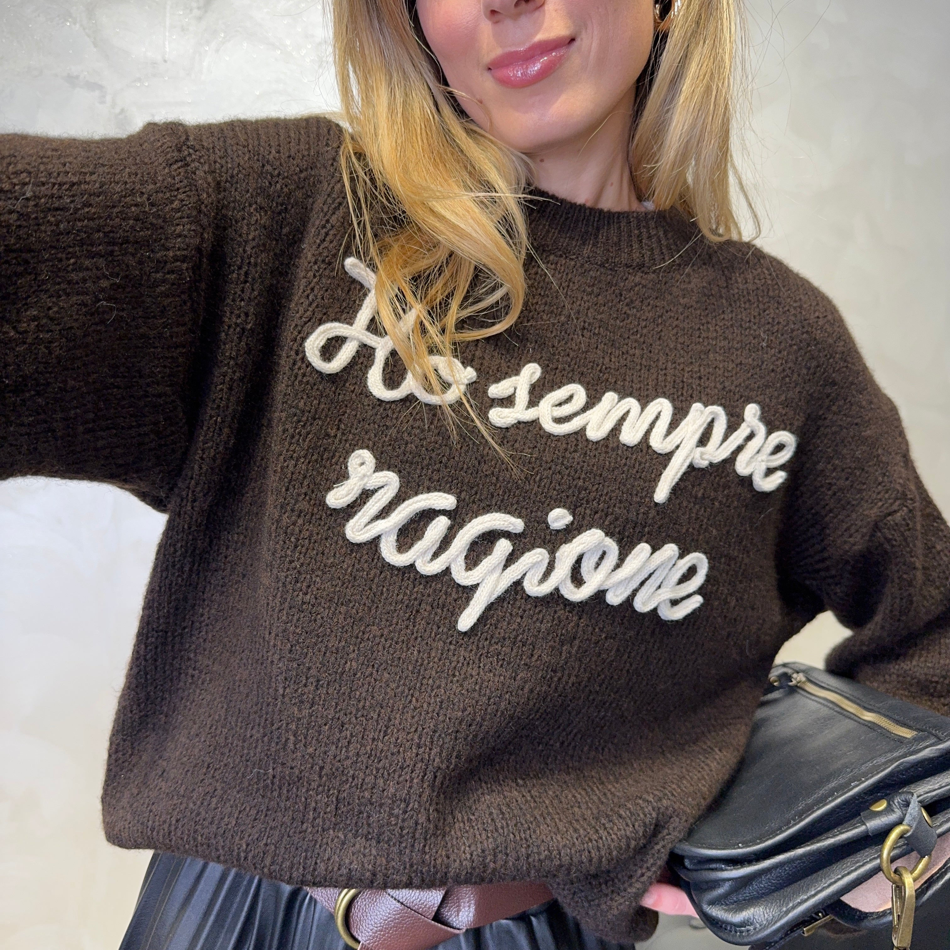 MAGLIONE CON RICAMO "HO SEMPRE RAGIONE" COL.MORO