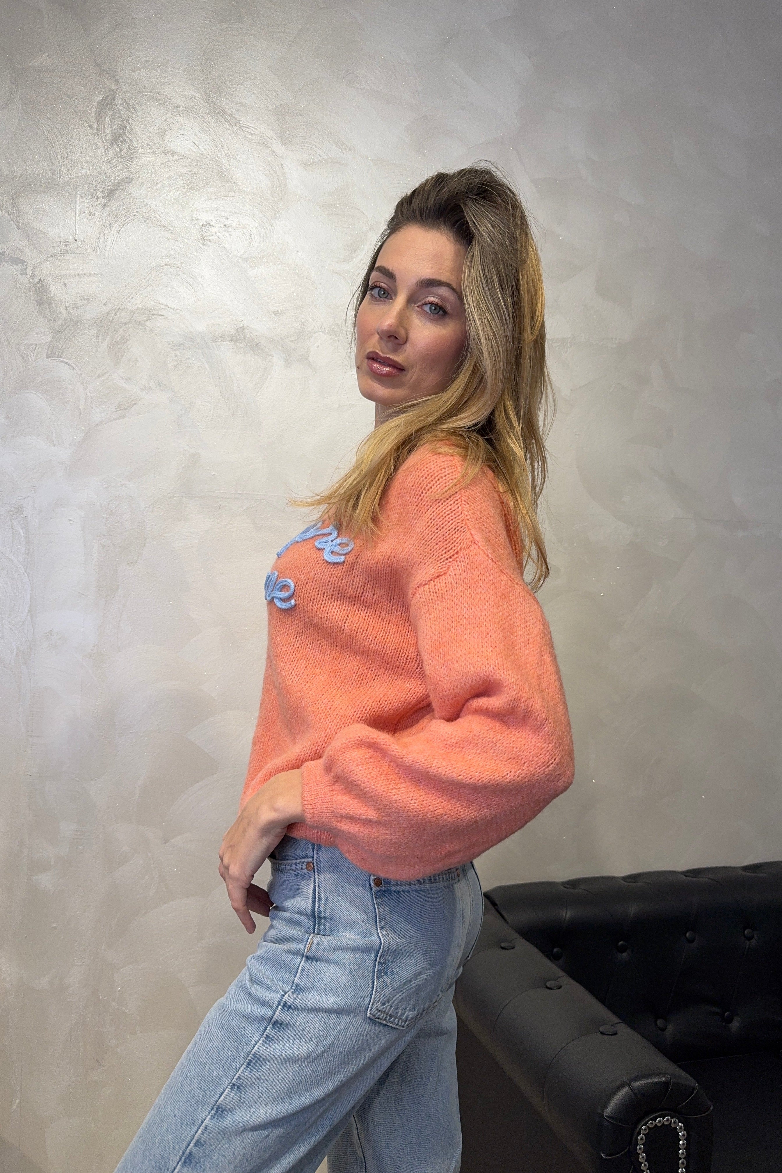 MAGLIONE CON RICAMO "HO SEMPRE RAGIONE" COL.SALMONE