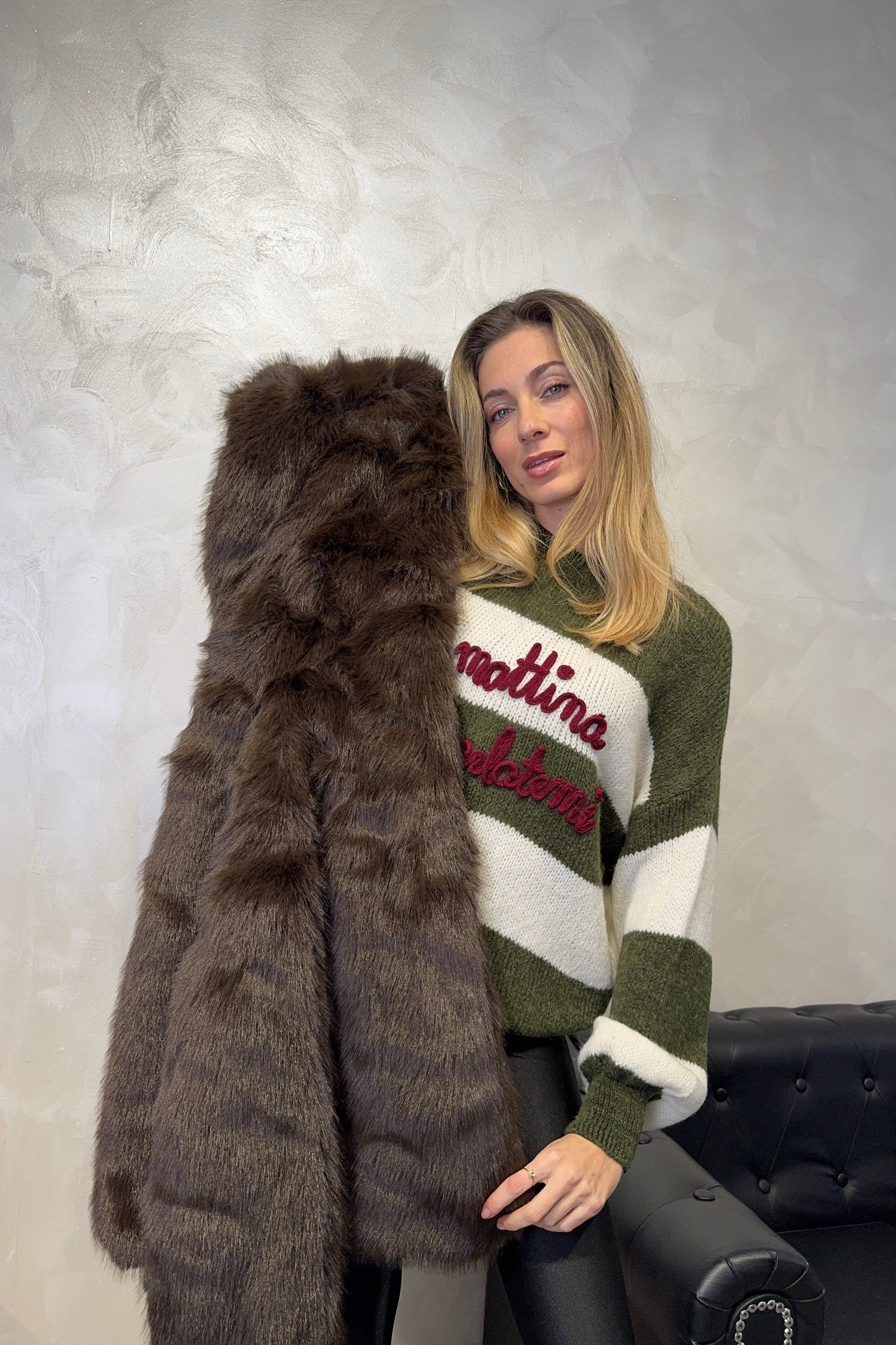 ECOPELLICCIA CON CAPPUCCIO COL. MORO