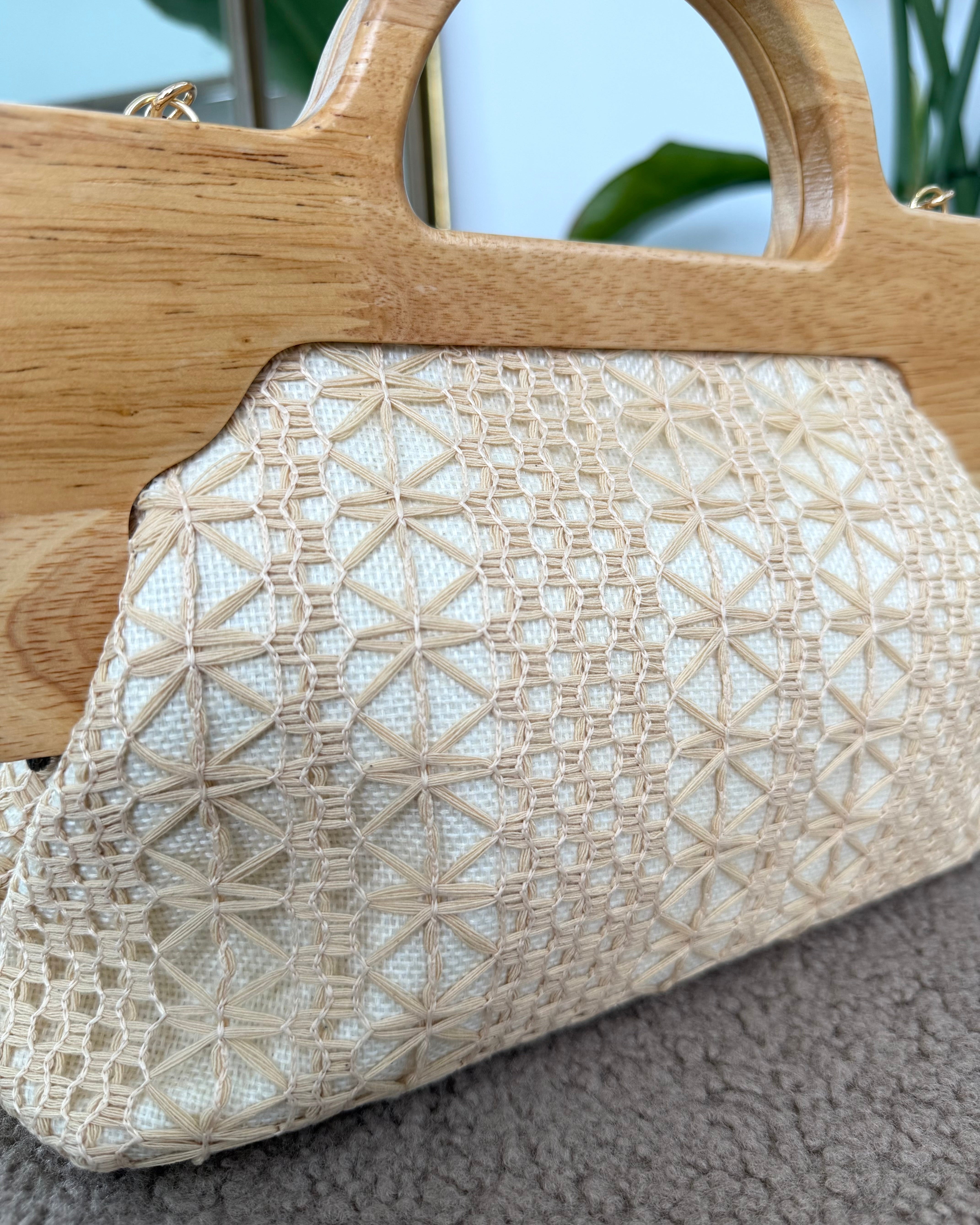 BORSA IN TESSUTO INTRECCIATO CON MANICO IN LEGNO COL. BEIGE