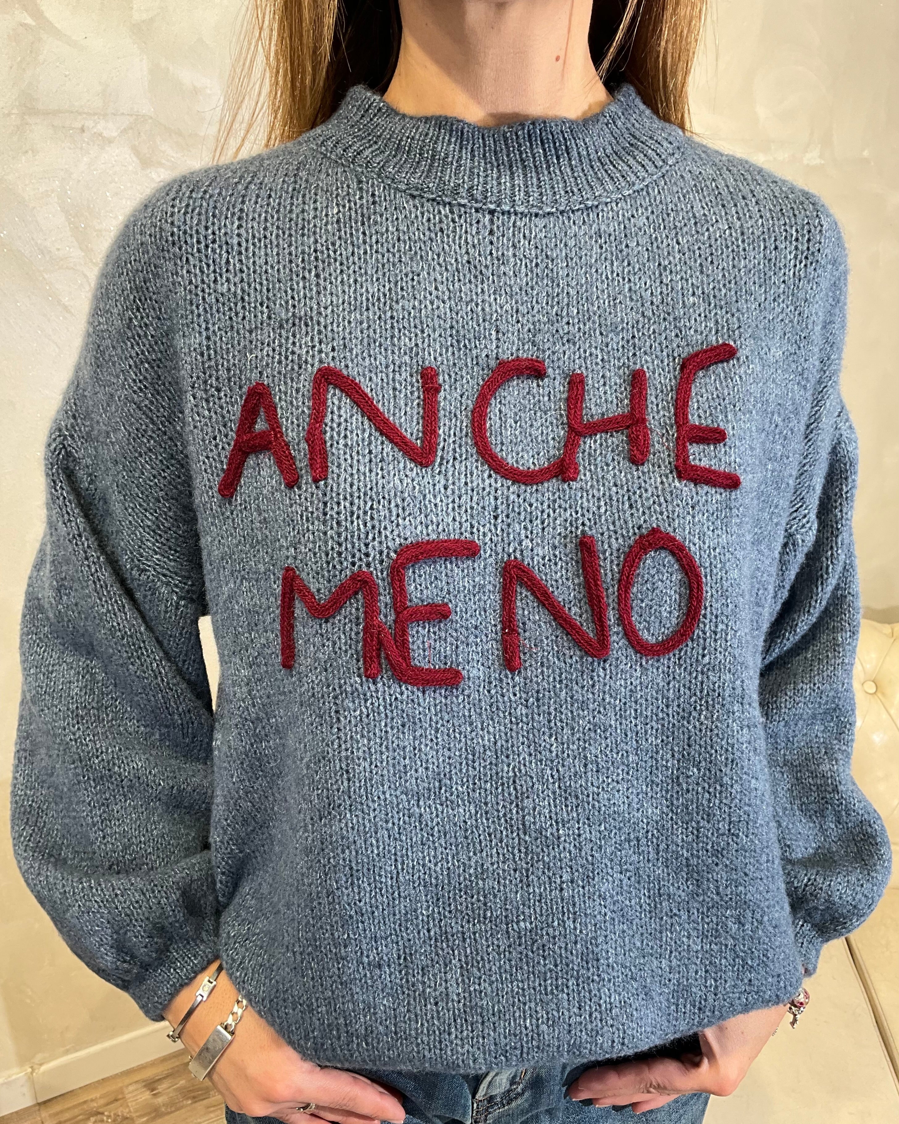 MAGLIONE CON RICAMO "ANCHE MENO" COL. JEANS