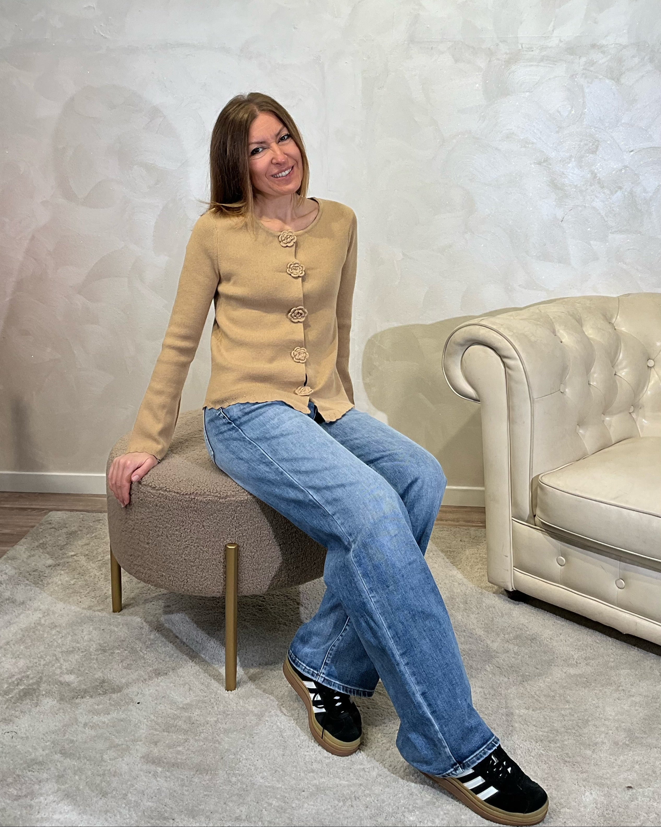 CARDIGAN CON BOTTONI DECORATI A FIORE COL.CAMEL