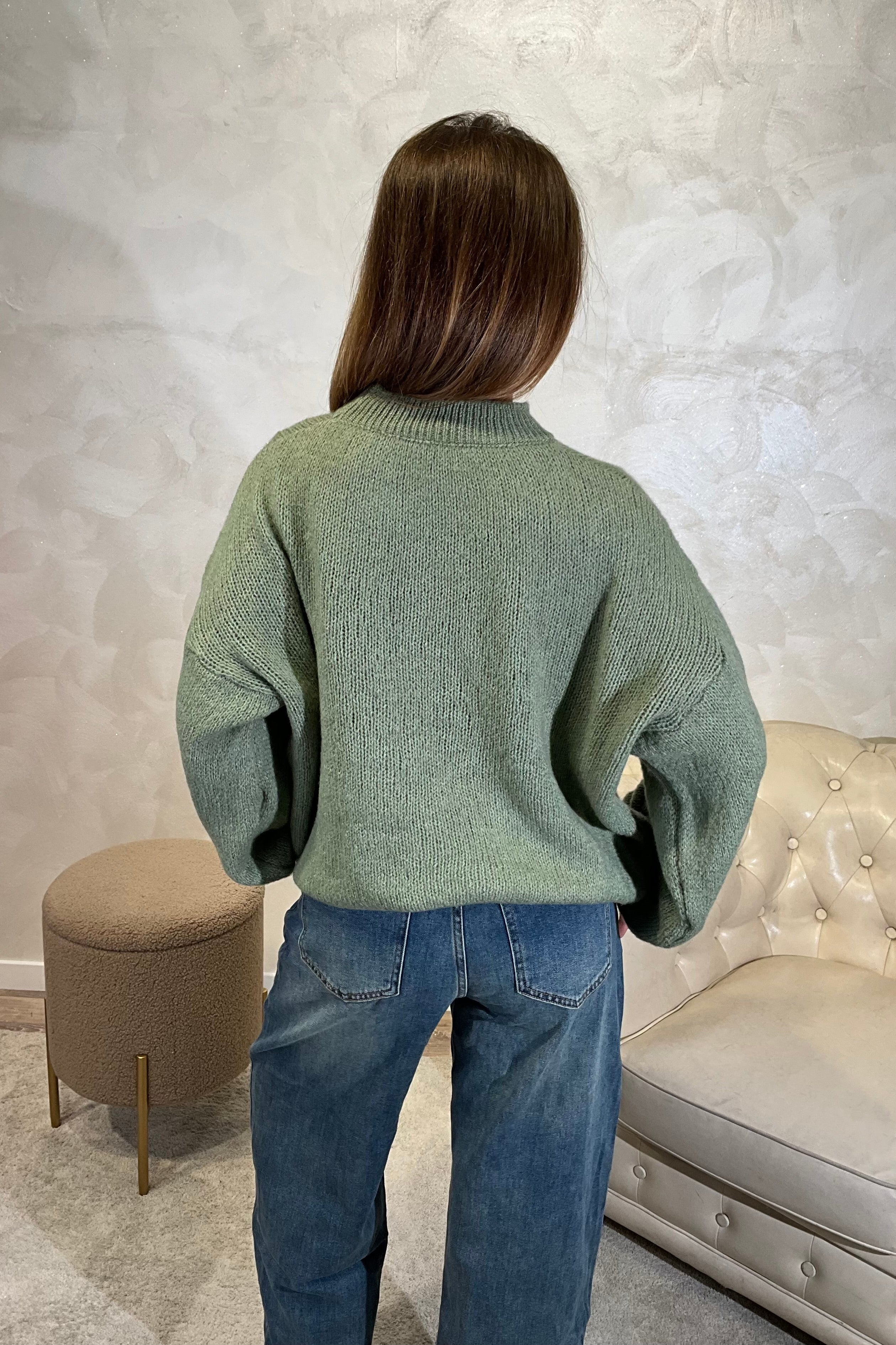 MAGLIONE CON RICAMO "ANCHE MENO" COL. VERDE