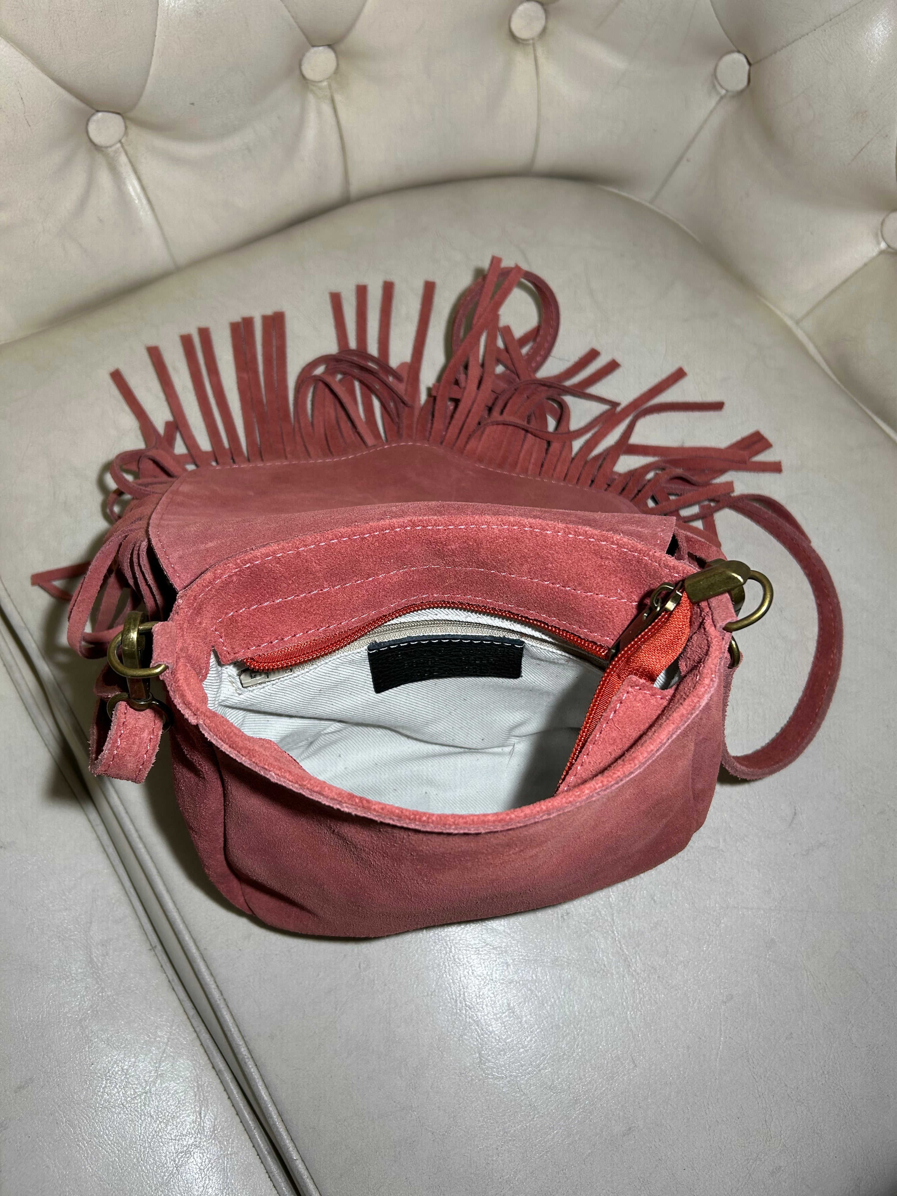 BORSA IN VERA PELLE SCAMOSCIATA CON FRANGE E TRACOLLA COL.CIPOLLA