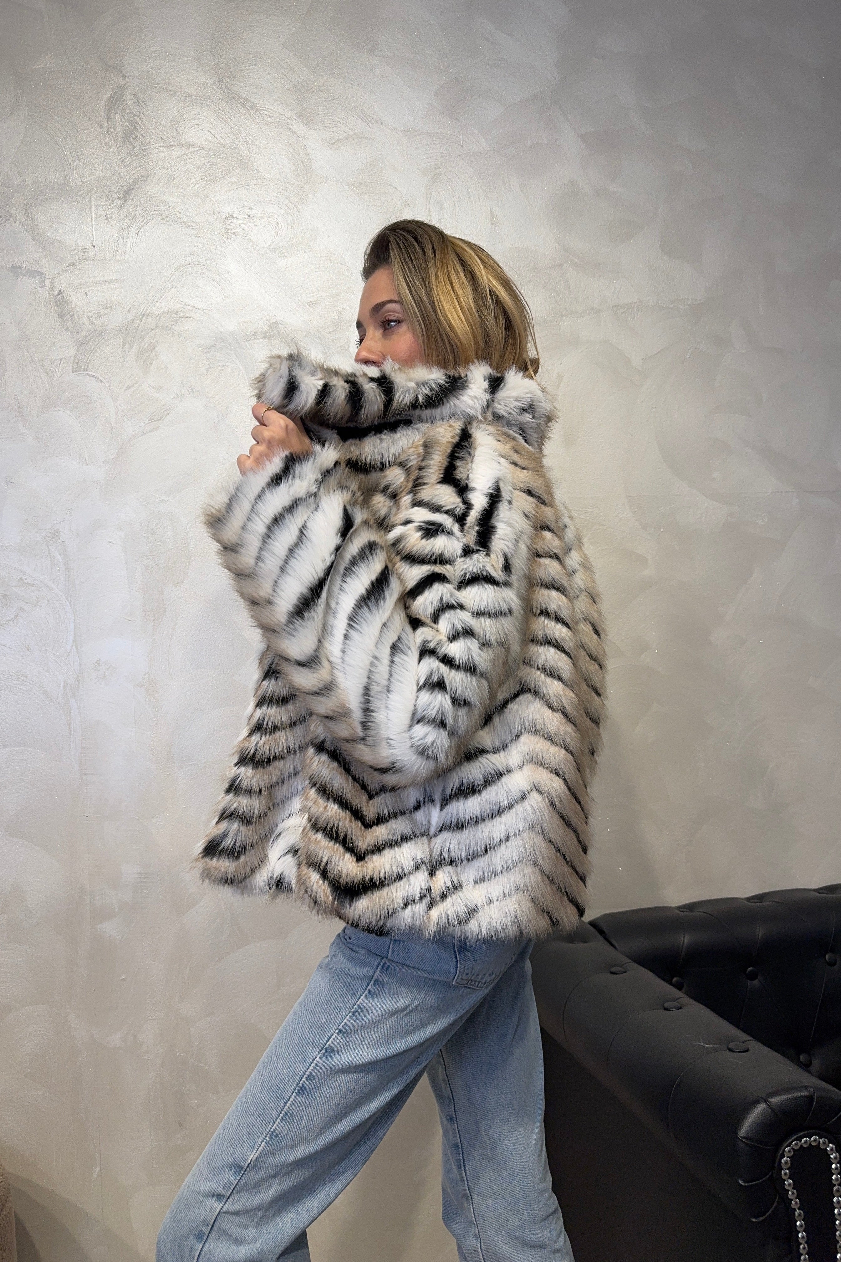 ECOPELLICCIA CON DISEGNO RESCA BICOLOR COL. PANNA