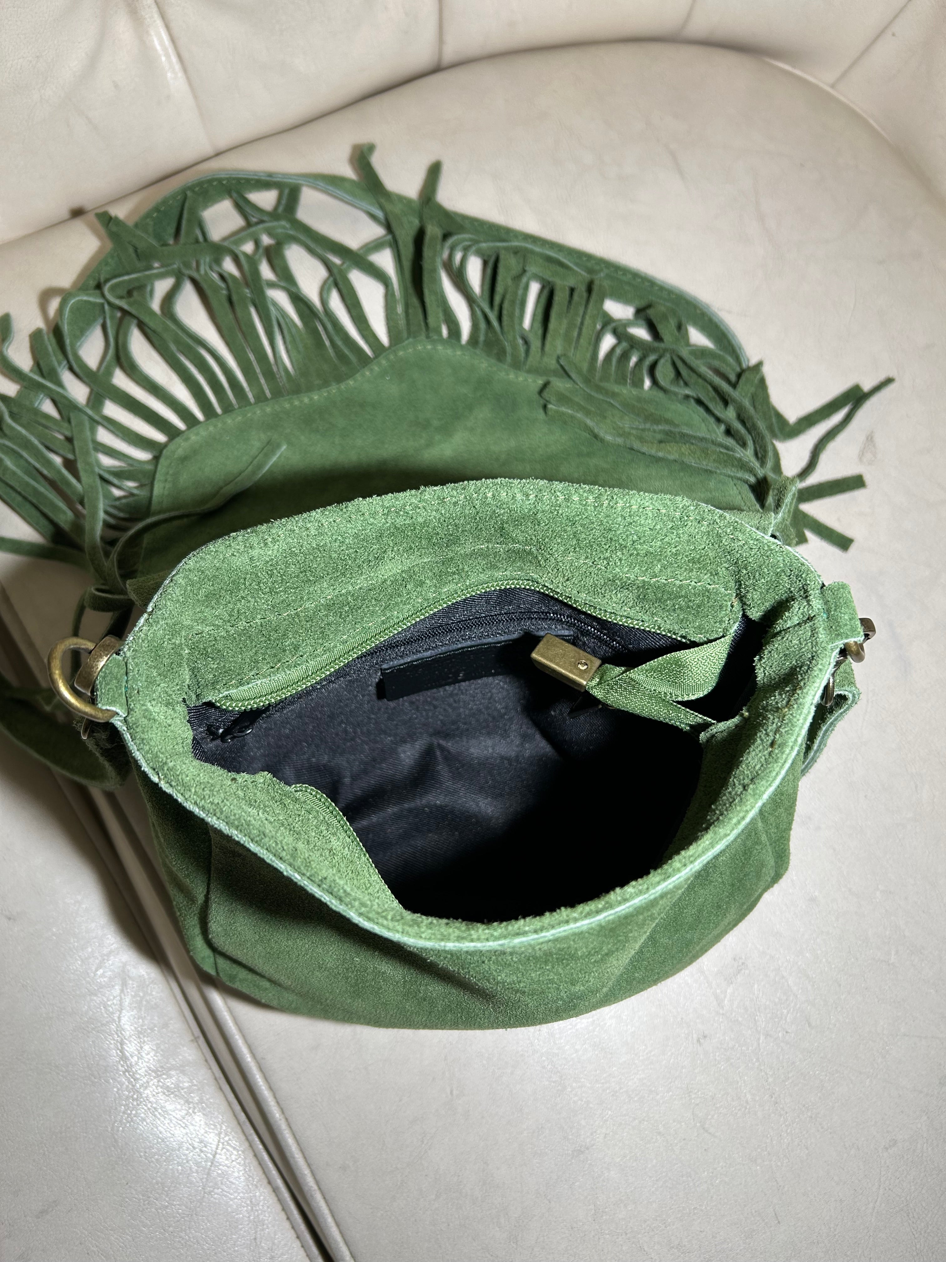 BORSA IN VERA PELLE SCAMOSCIATA CON FRANGE E TRACOLLA COL.VERDE