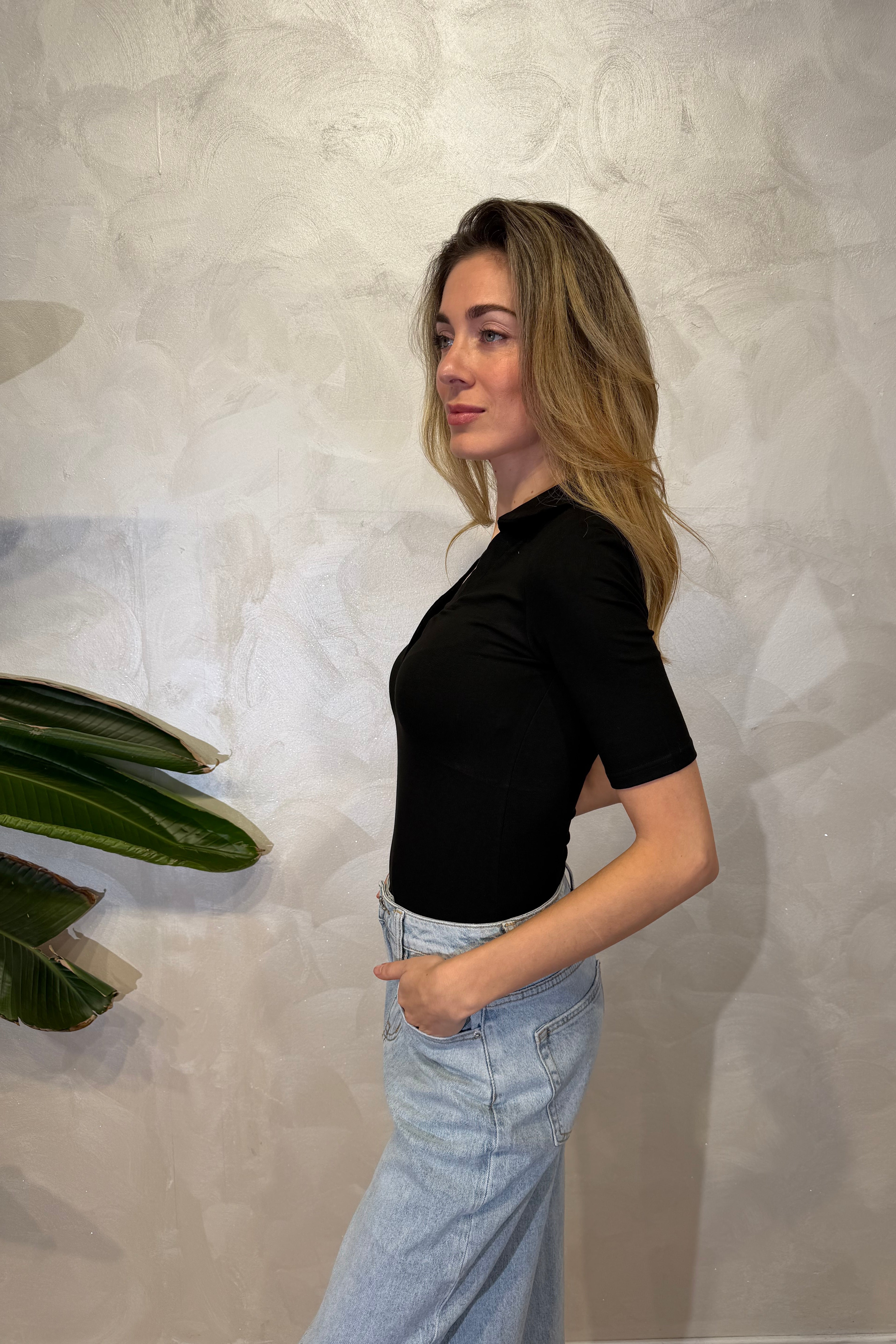 BODY ADERENTE CON SCOLLO POLO A BOTTONCINI COL.NERO