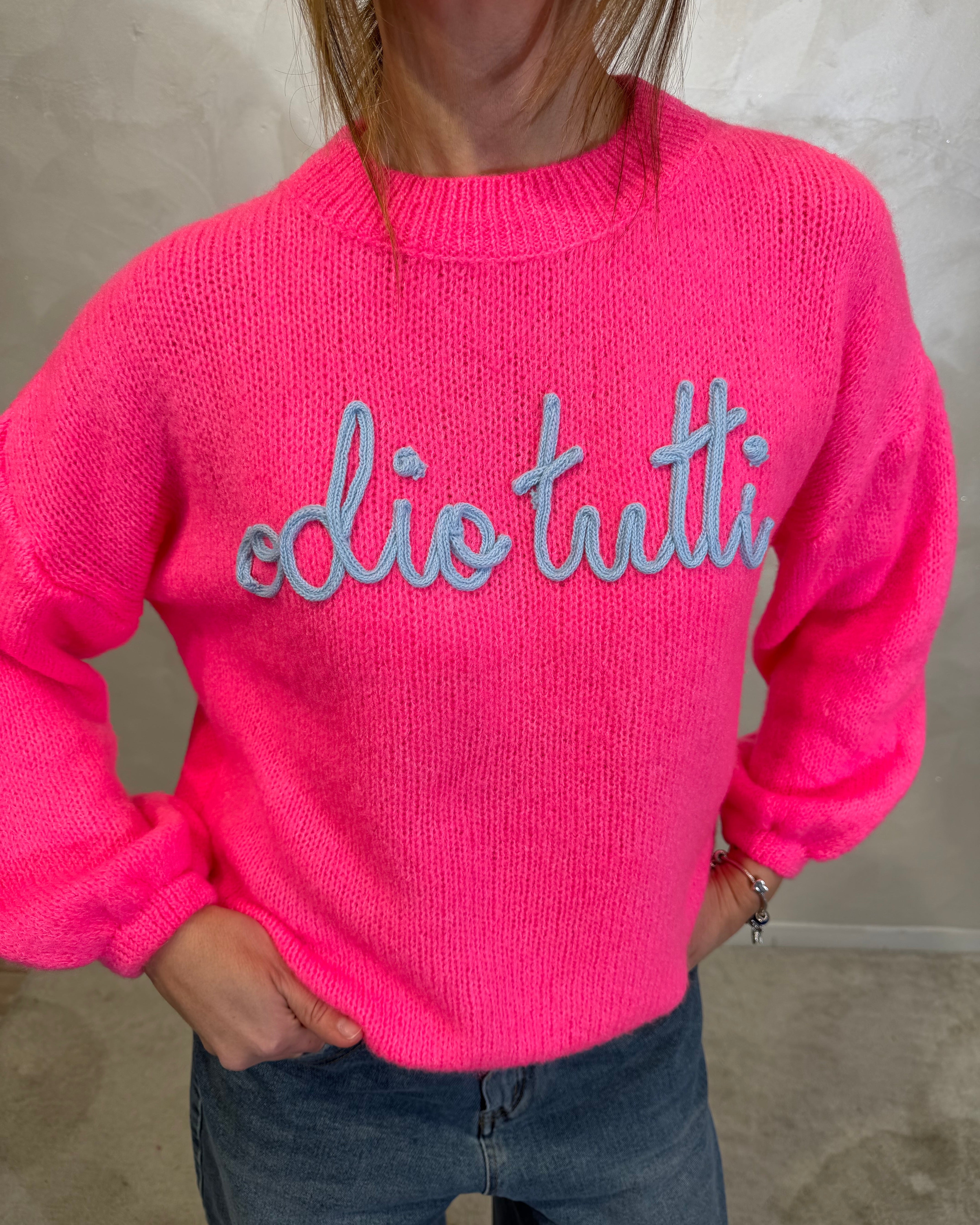 MAGLIONE CON RICAMO "ODIO TUTTI" COL. FUXIA