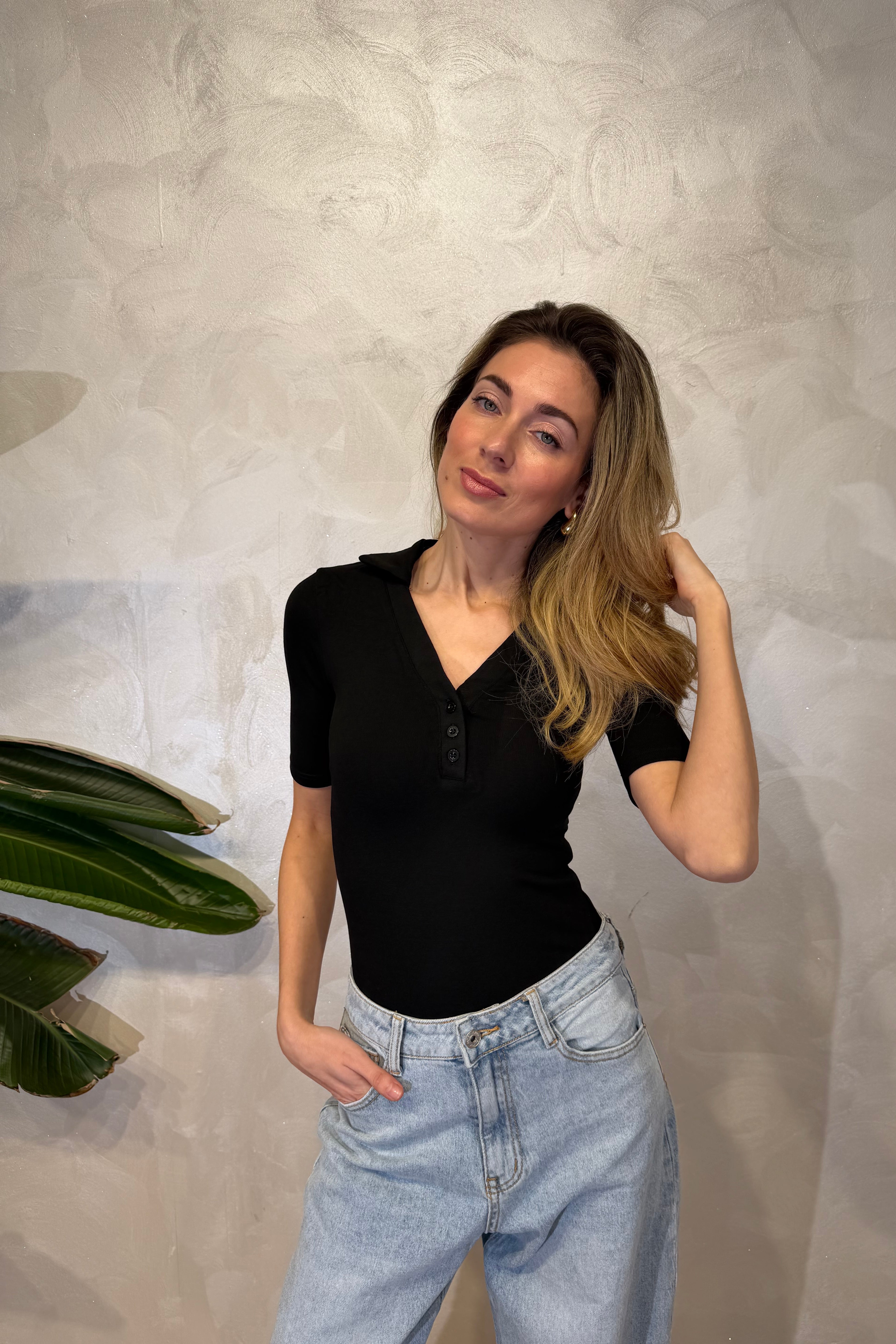 BODY ADERENTE CON SCOLLO POLO A BOTTONCINI COL.NERO