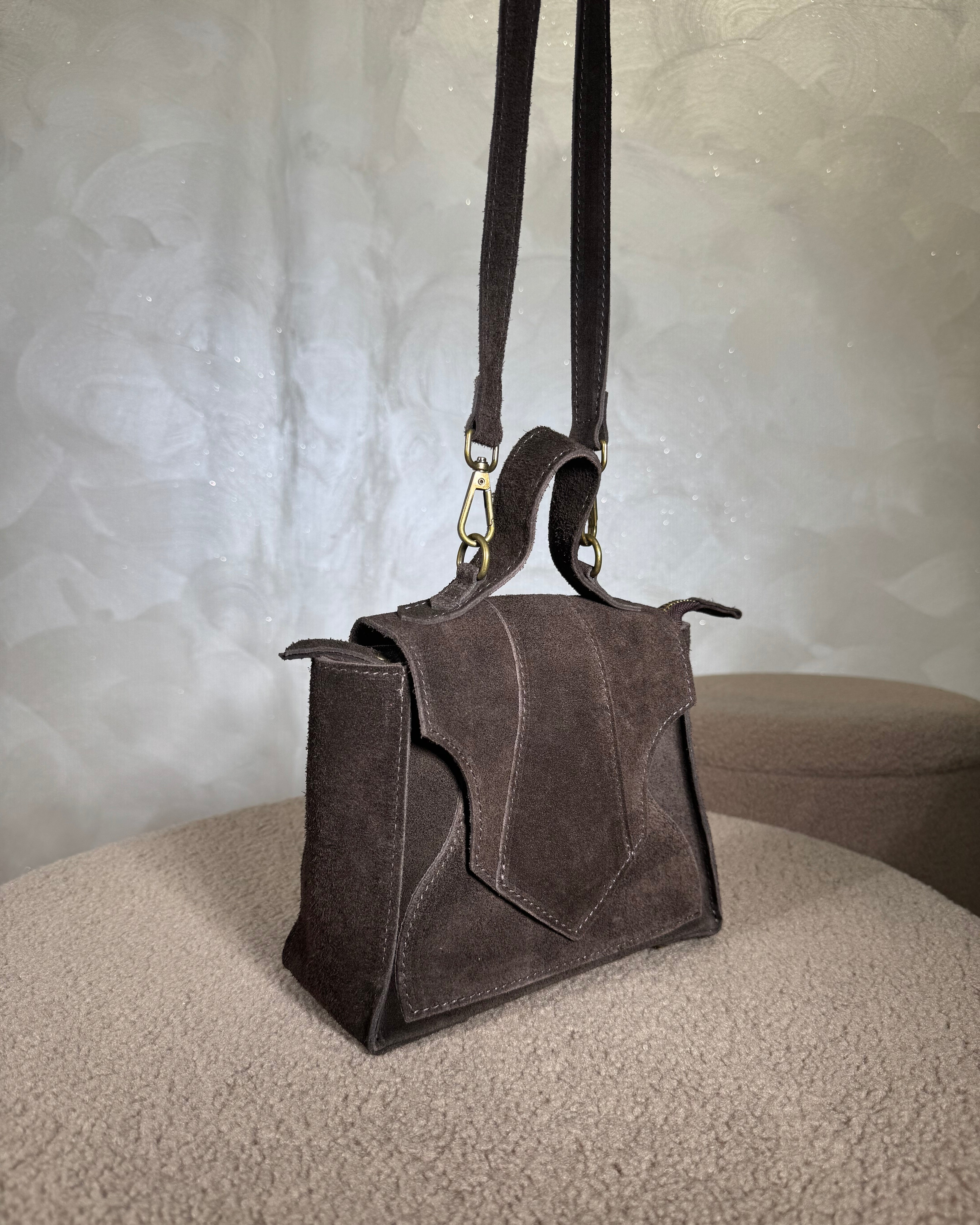 BORSA IN CAMOSCIO CON PANNELLI GEOMETRICI COL. MORO