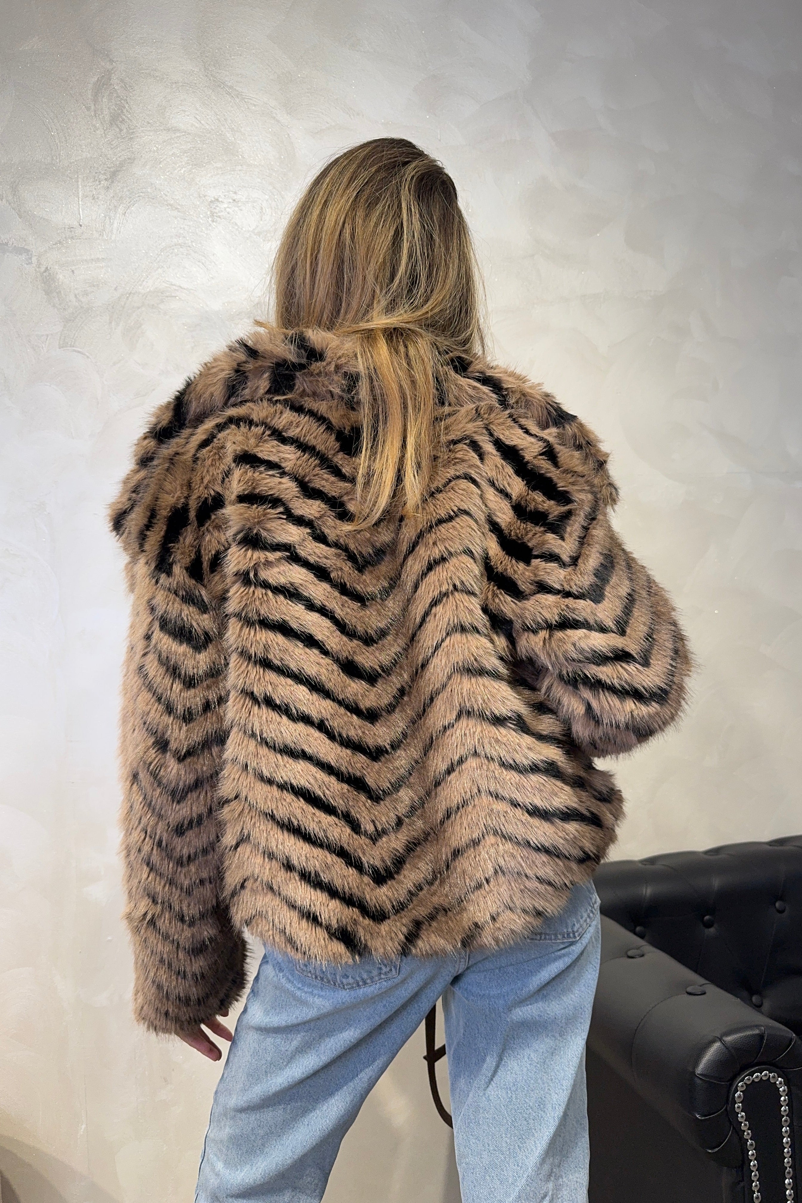 ECOPELLICCIA CON DISEGNO RESCA BICOLOR COL. MORO